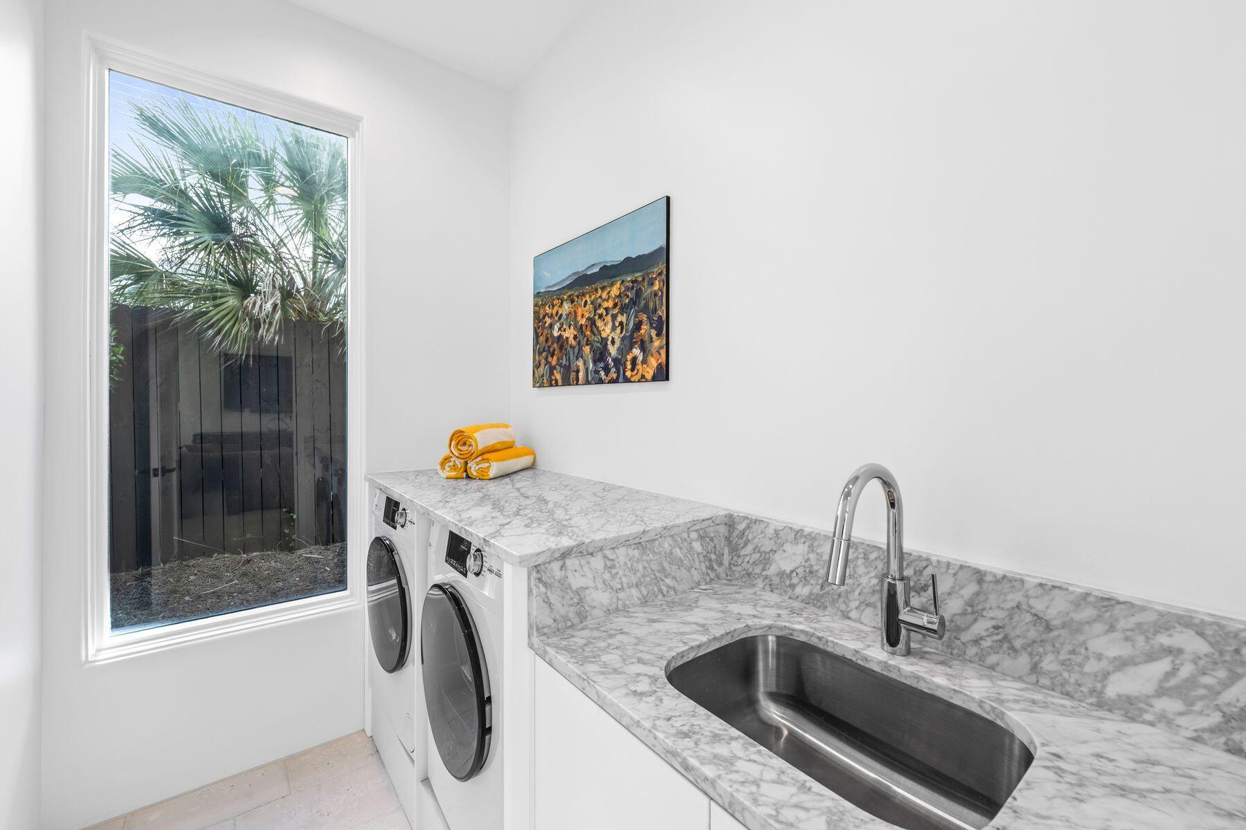 MALA BEACH - Residential