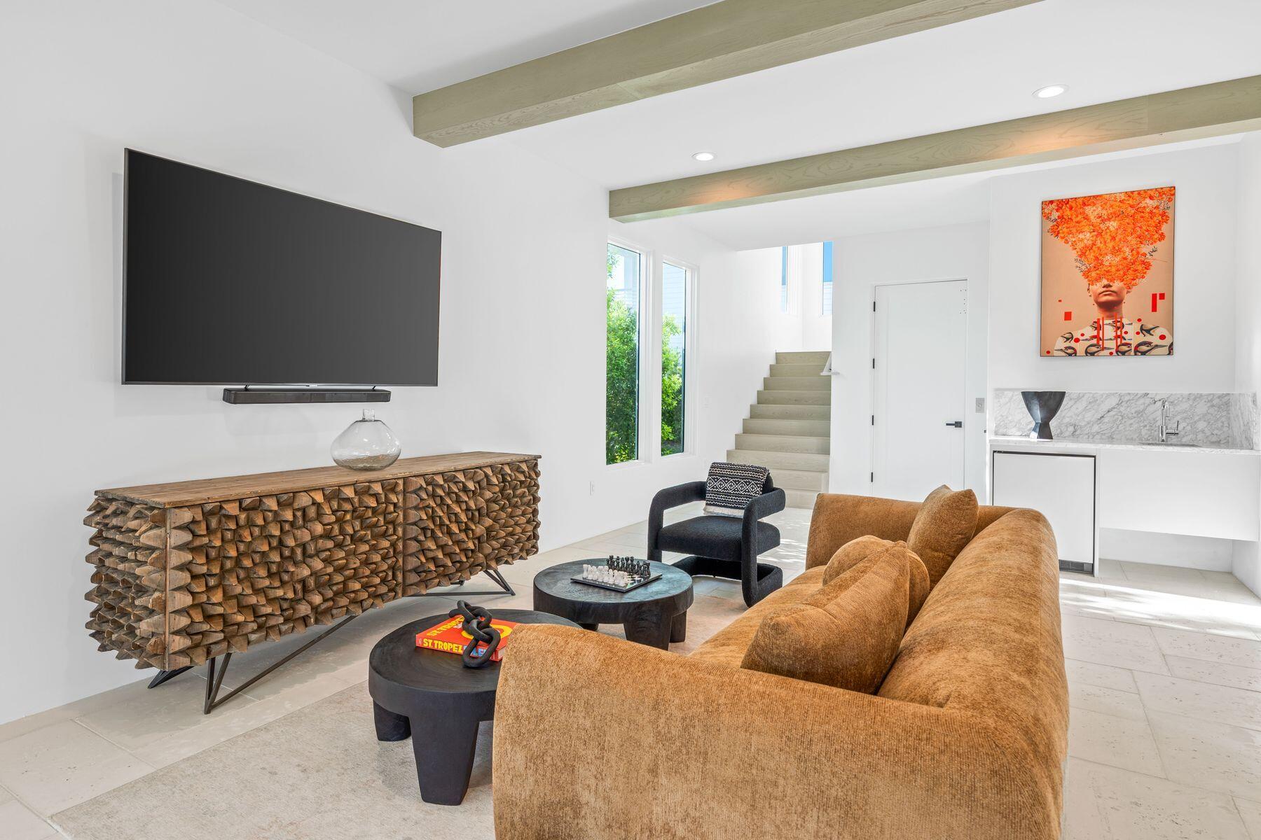 MALA BEACH - Residential