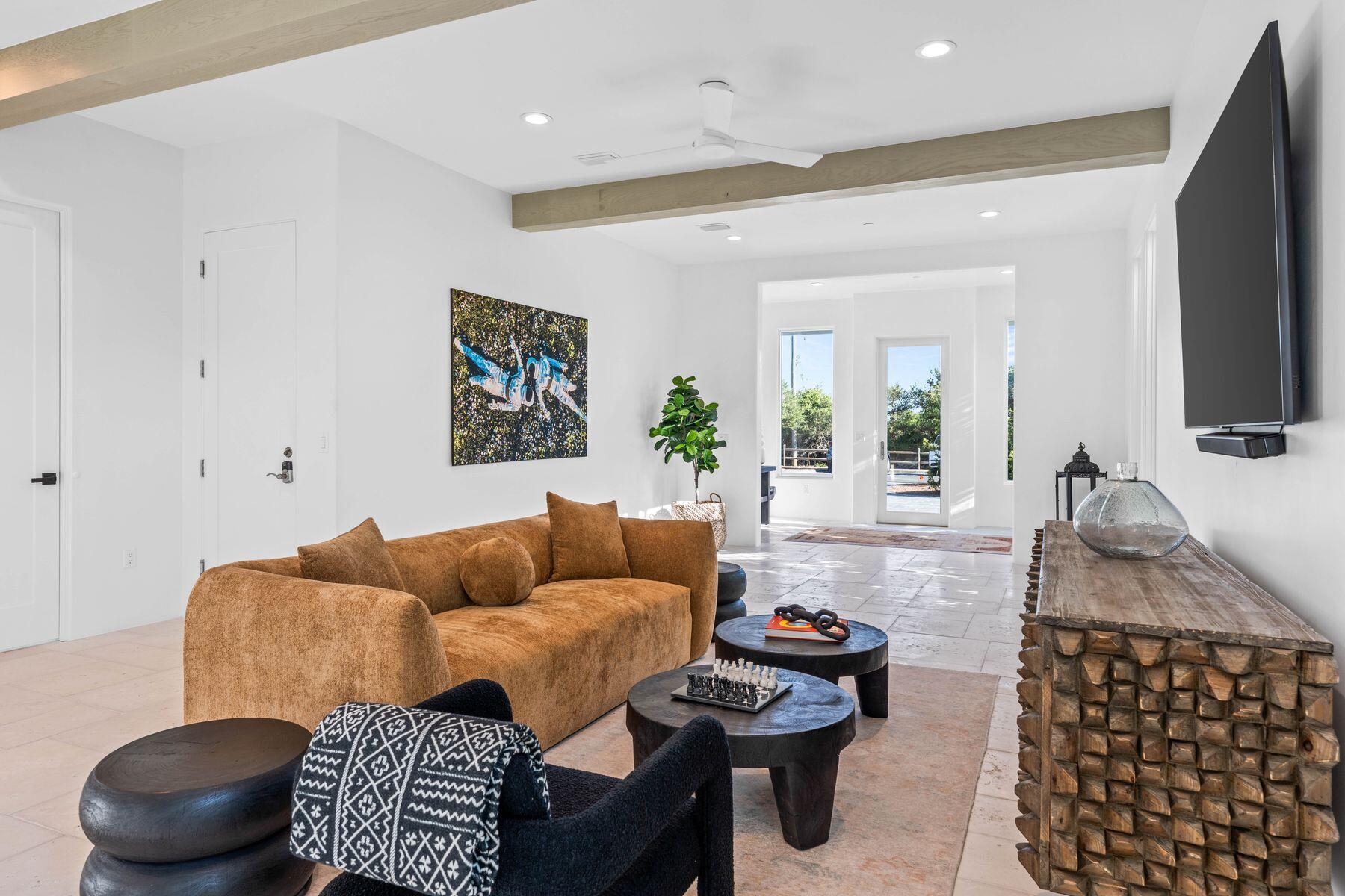 MALA BEACH - Residential