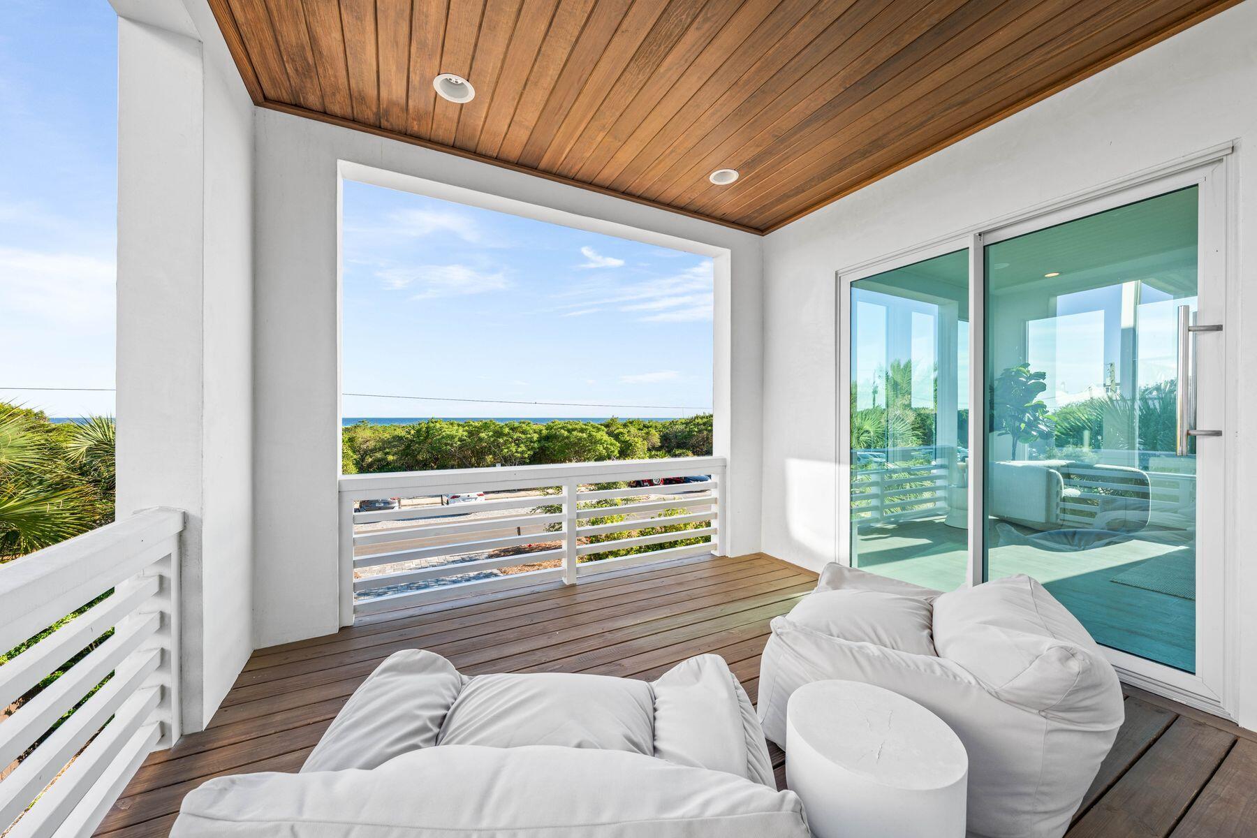 MALA BEACH - Residential