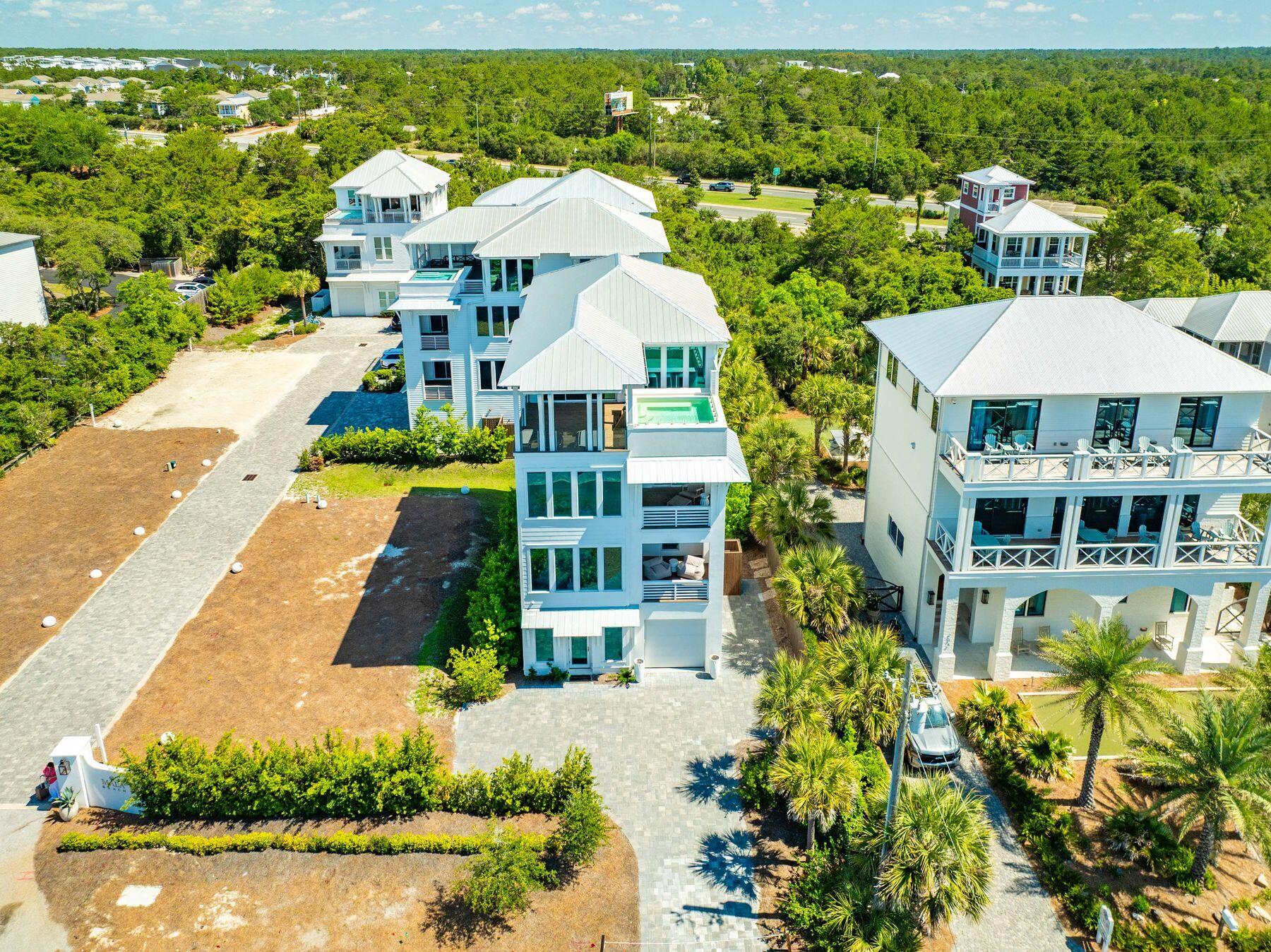 MALA BEACH - Residential