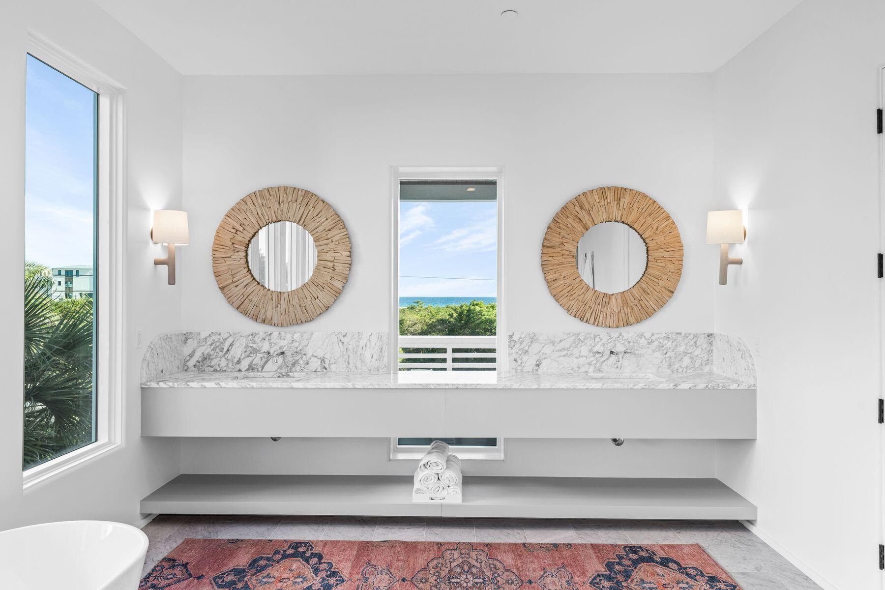 MALA BEACH - Residential