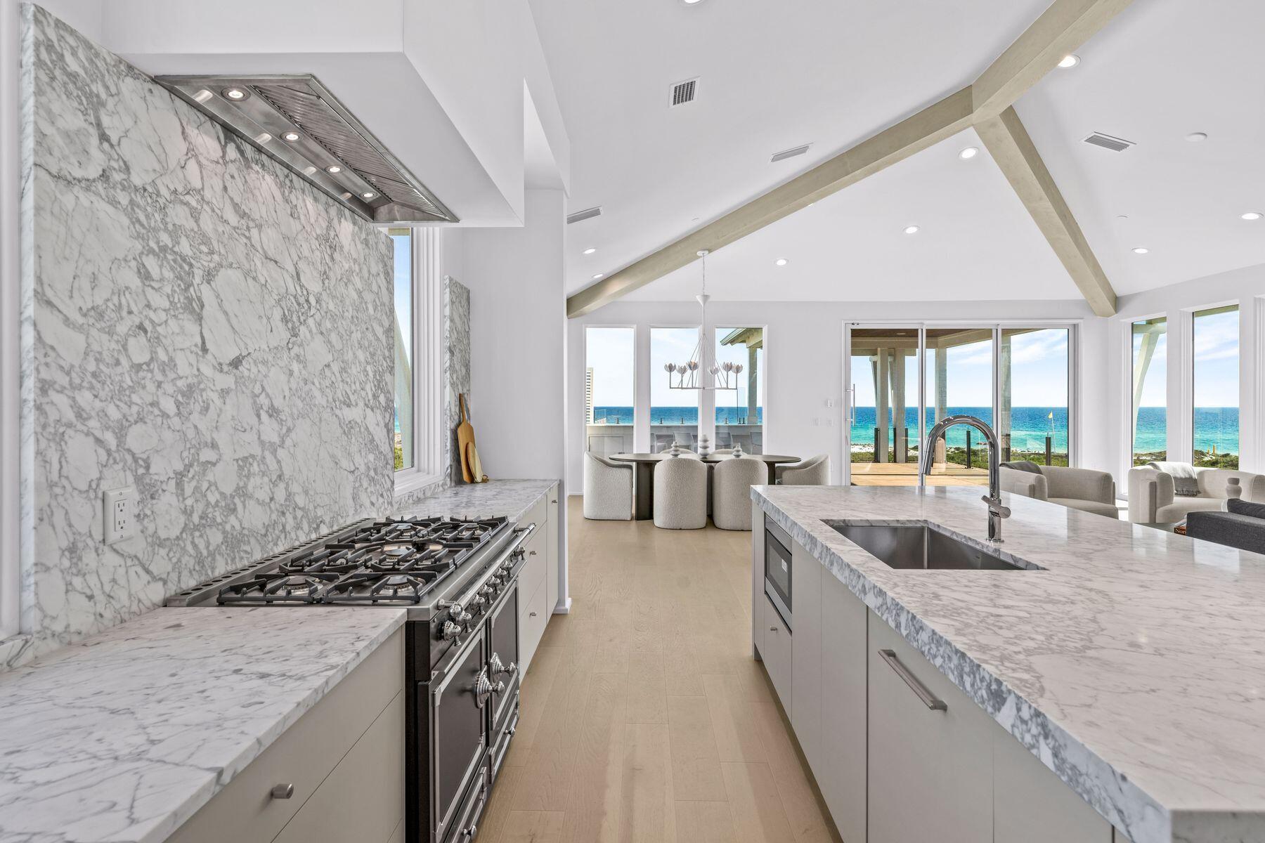 MALA BEACH - Residential