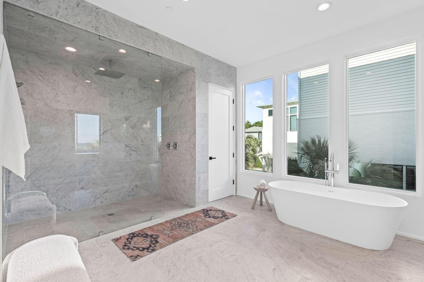 MALA BEACH - Residential