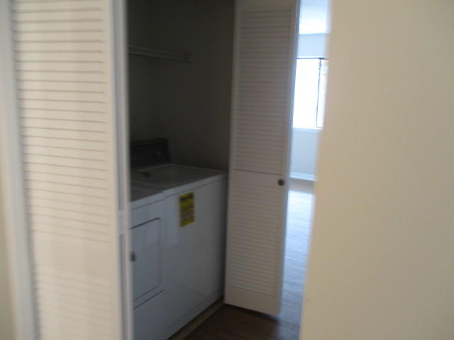 ROYAL OAK VILLAGE - Residential Lease