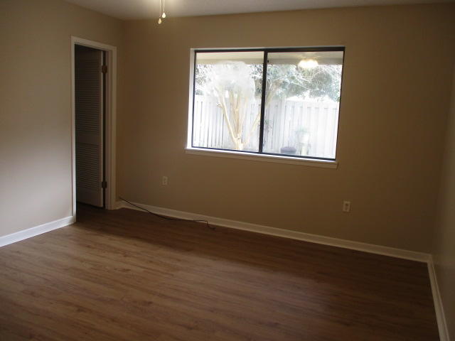 ROYAL OAK VILLAGE - Residential Lease