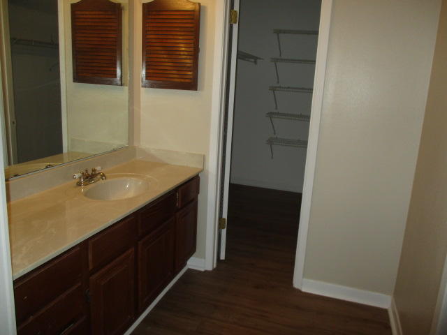 ROYAL OAK VILLAGE - Residential Lease