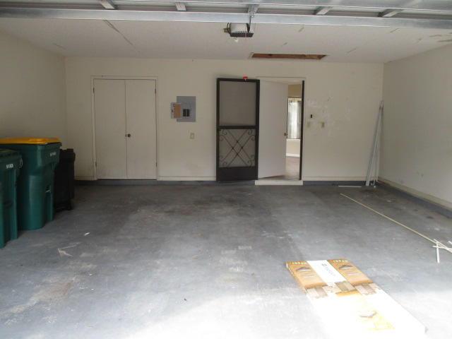 ROYAL OAK VILLAGE - Residential Lease