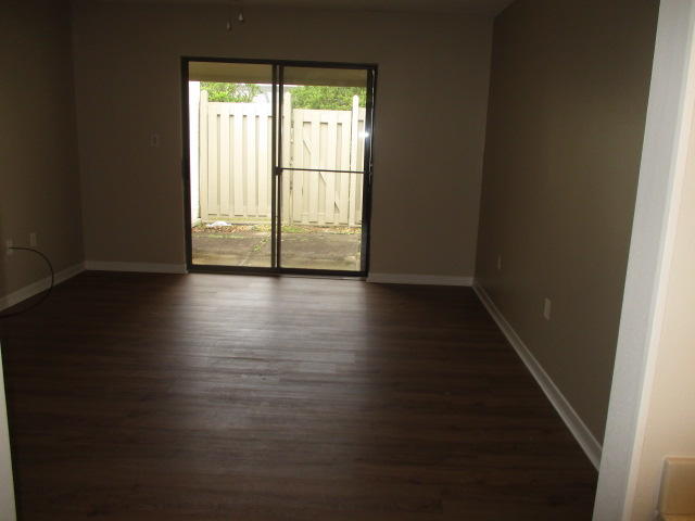 ROYAL OAK VILLAGE - Residential Lease