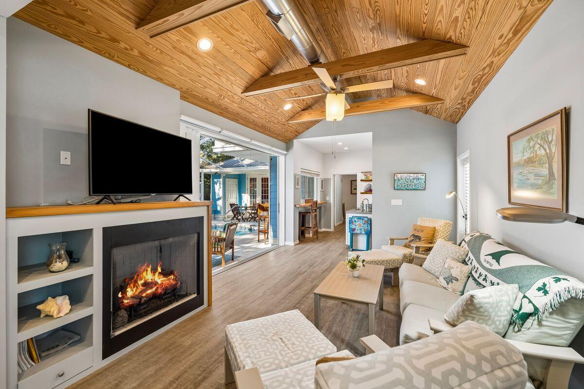 GULF SHORE MANOR - Residential