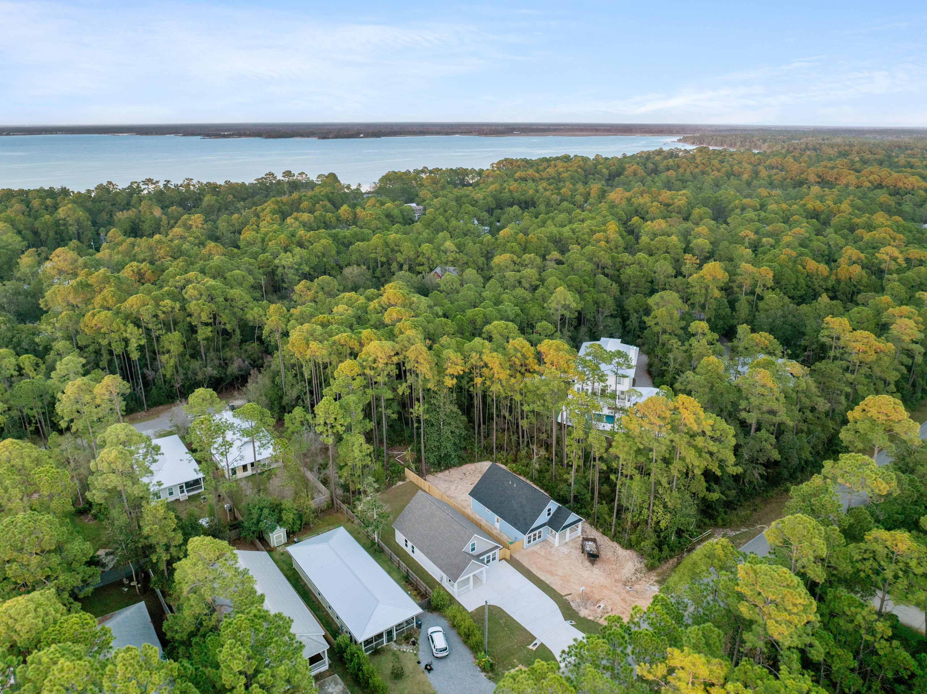 MAGNOLIA BEACH - Residential
