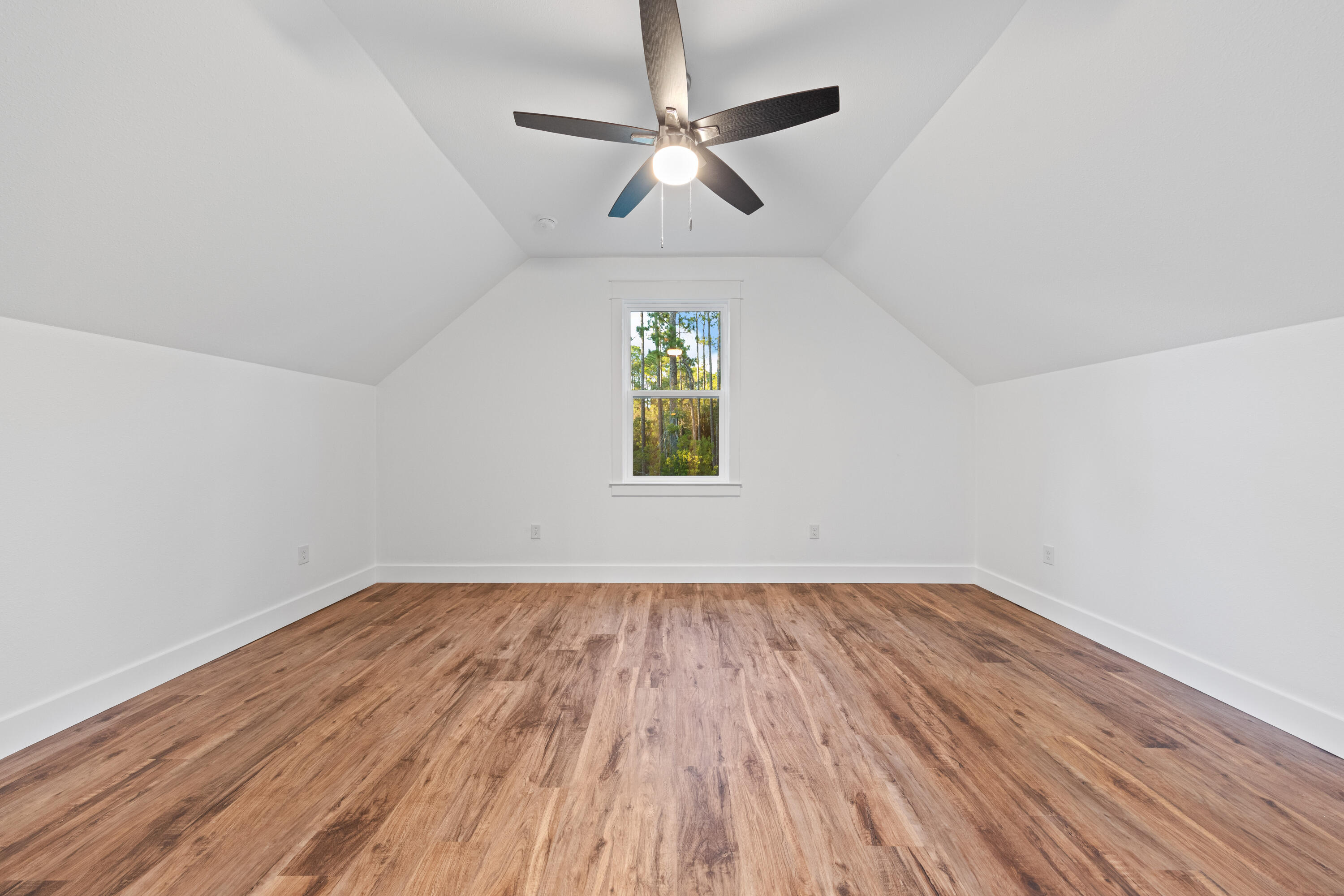 MAGNOLIA BEACH - Residential