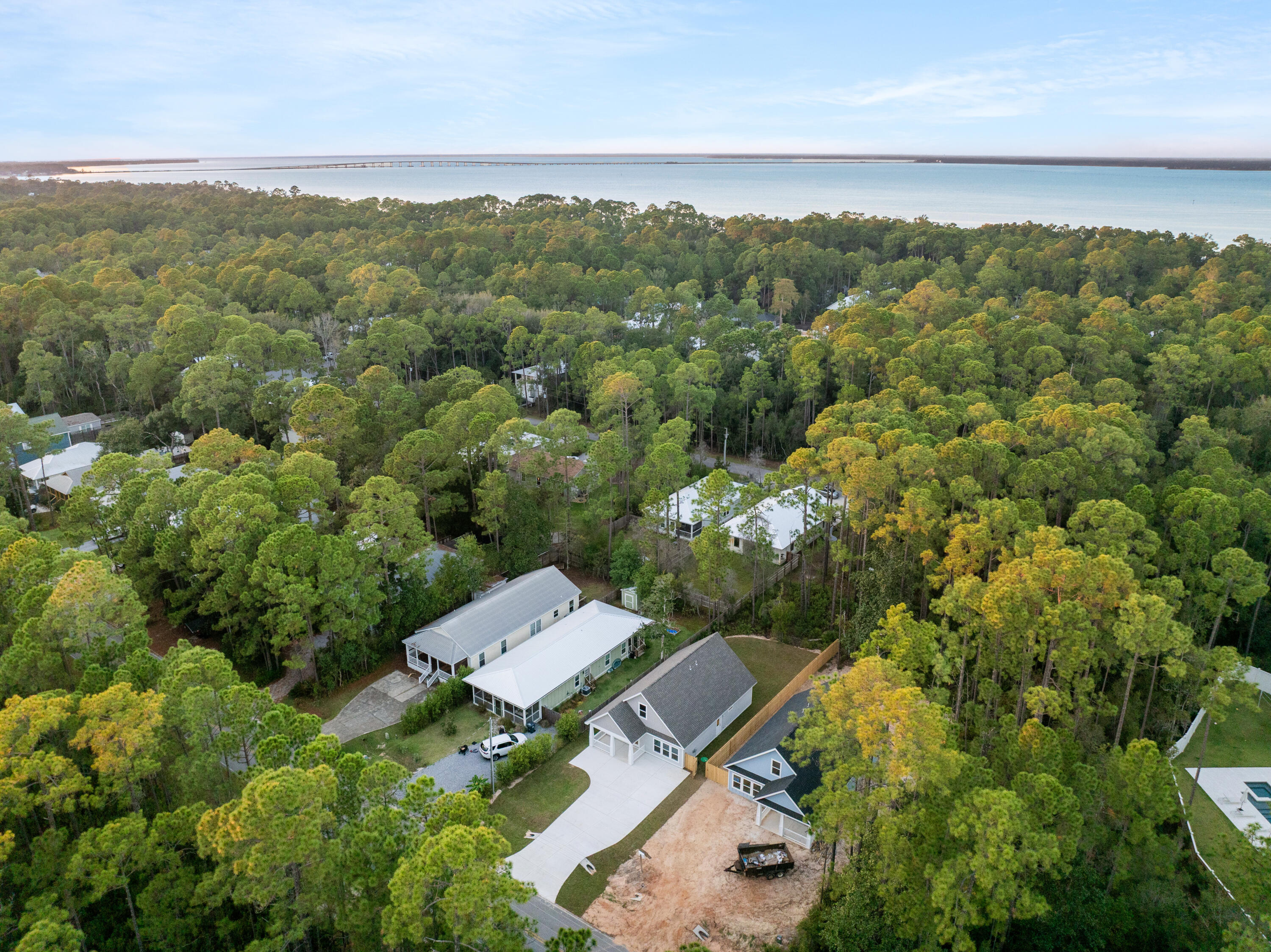 MAGNOLIA BEACH - Residential