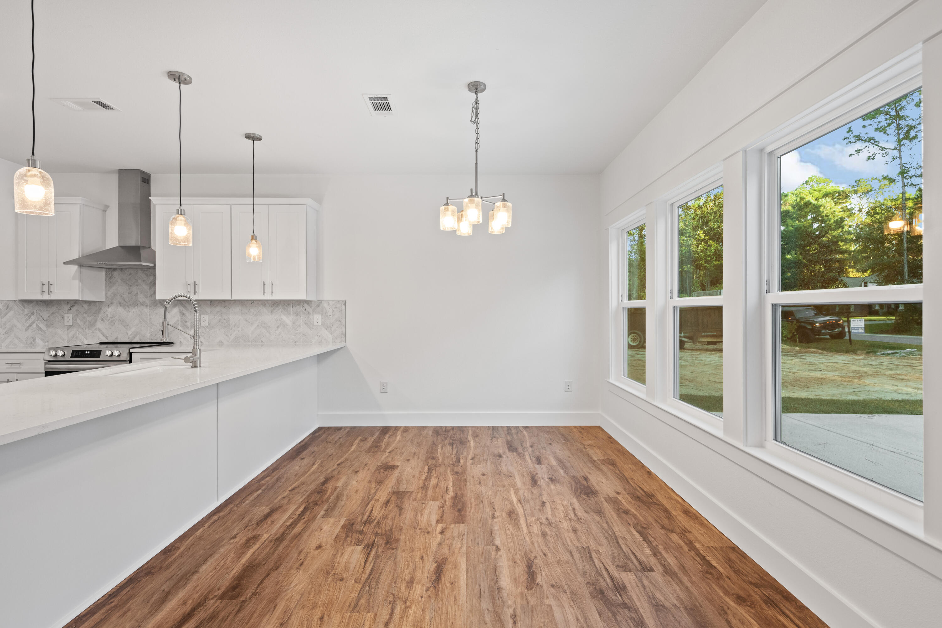 MAGNOLIA BEACH - Residential