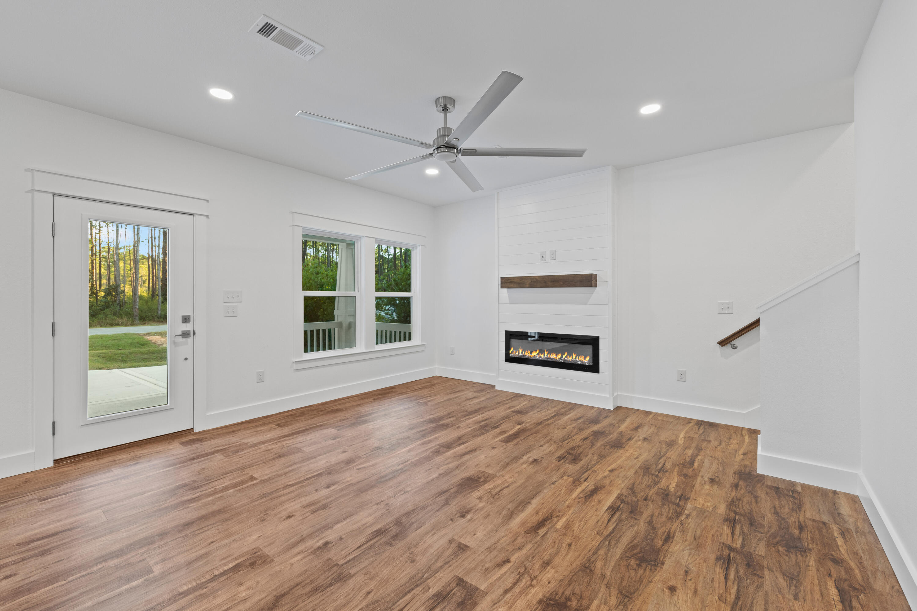 MAGNOLIA BEACH - Residential