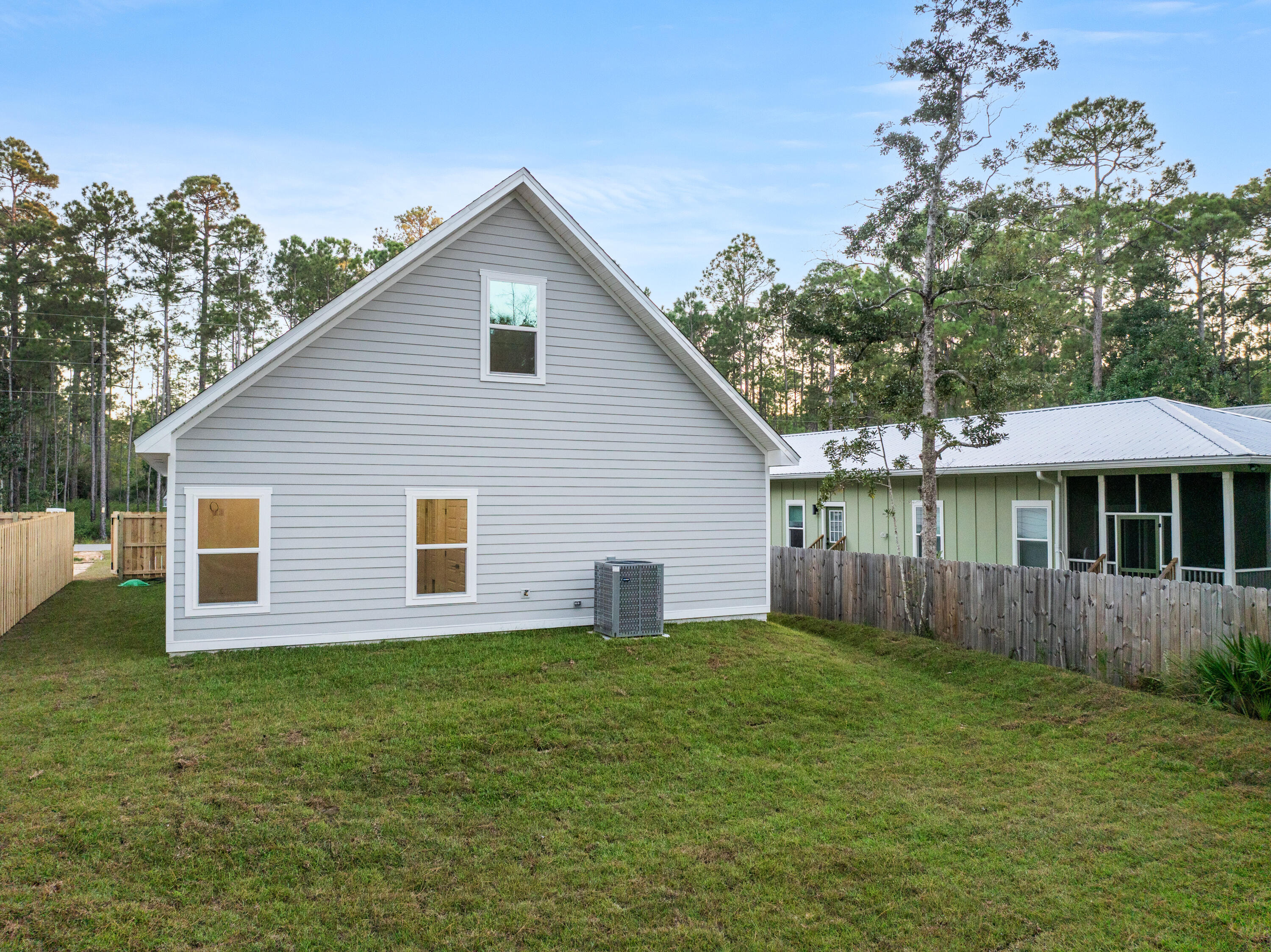 MAGNOLIA BEACH - Residential