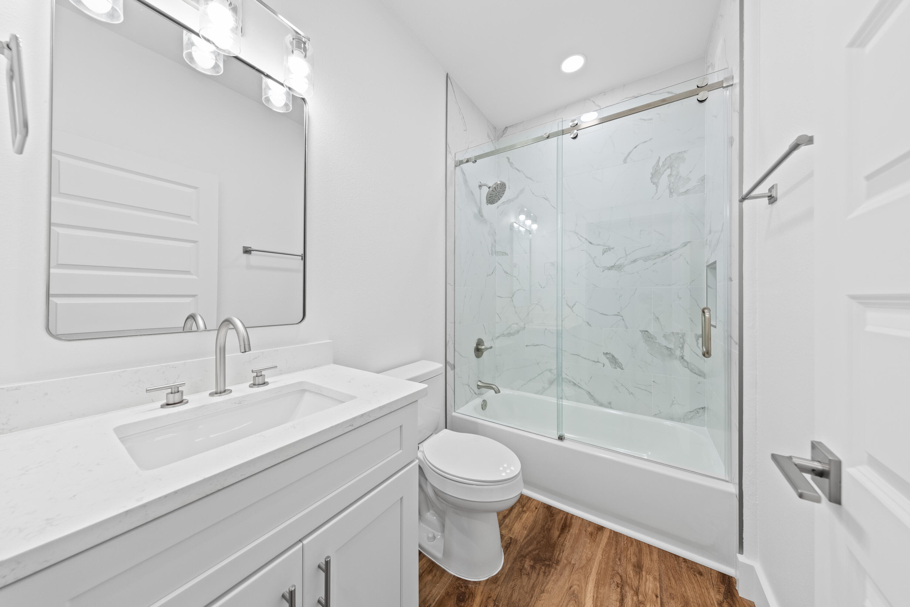 MAGNOLIA BEACH - Residential