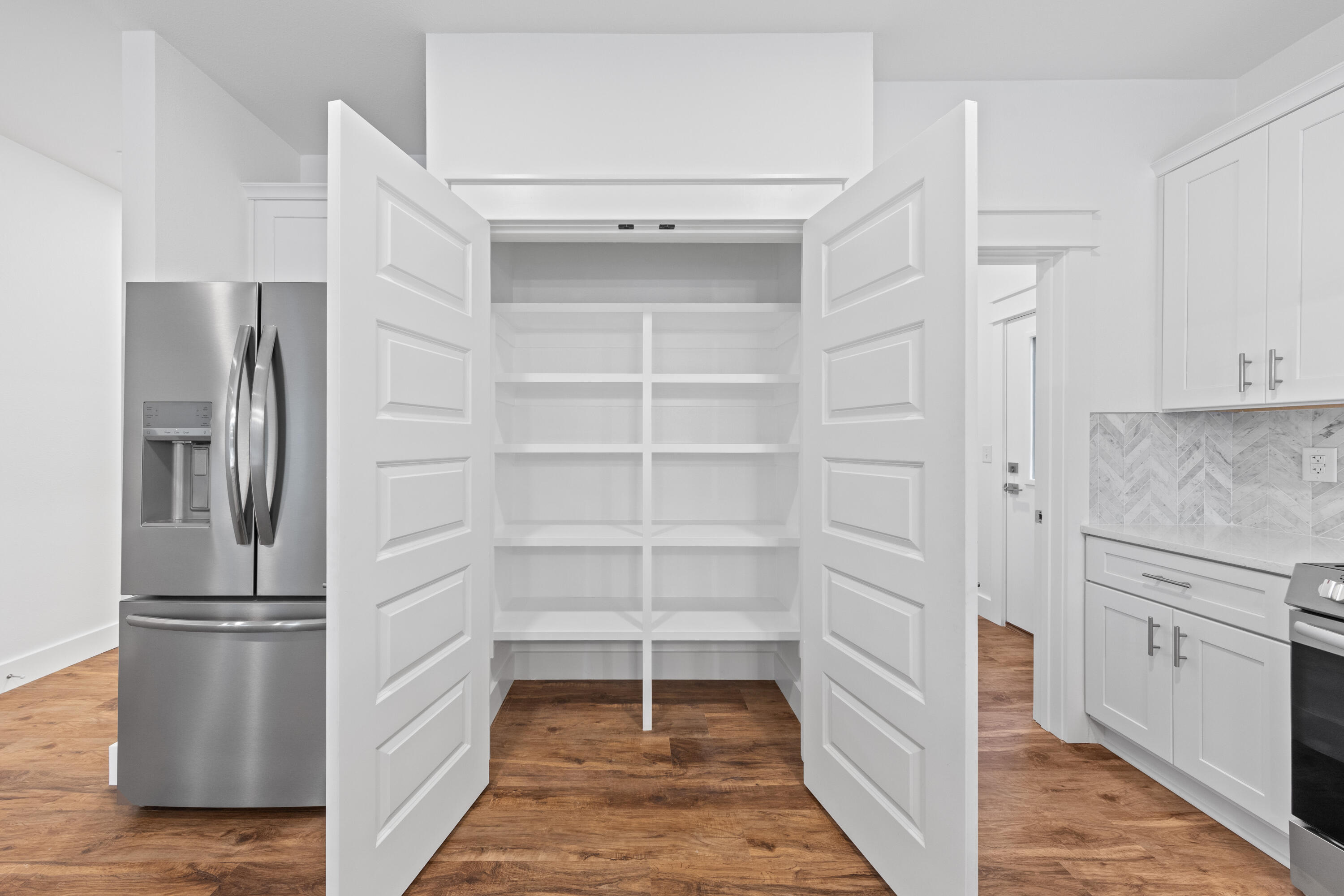 MAGNOLIA BEACH - Residential