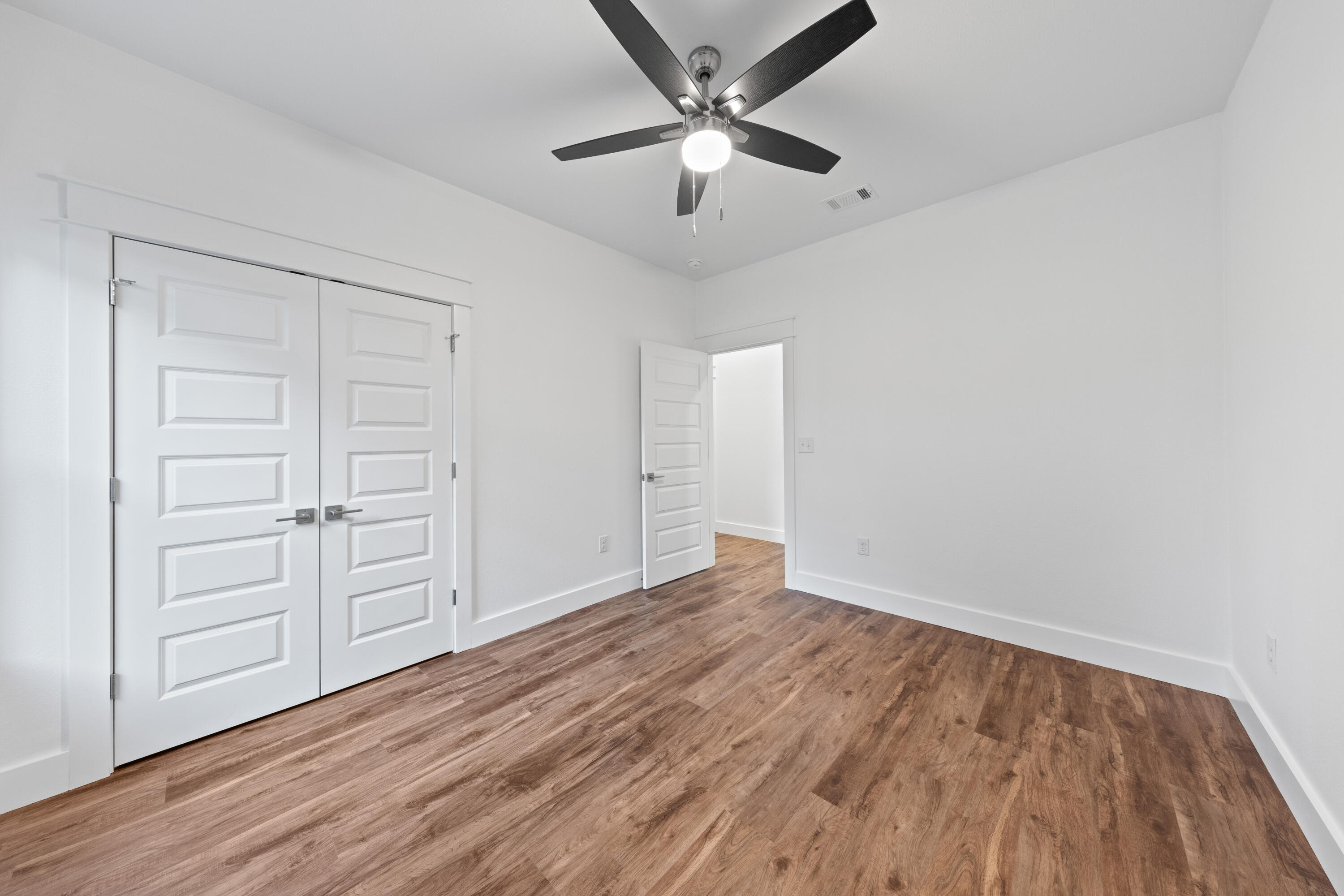 MAGNOLIA BEACH - Residential