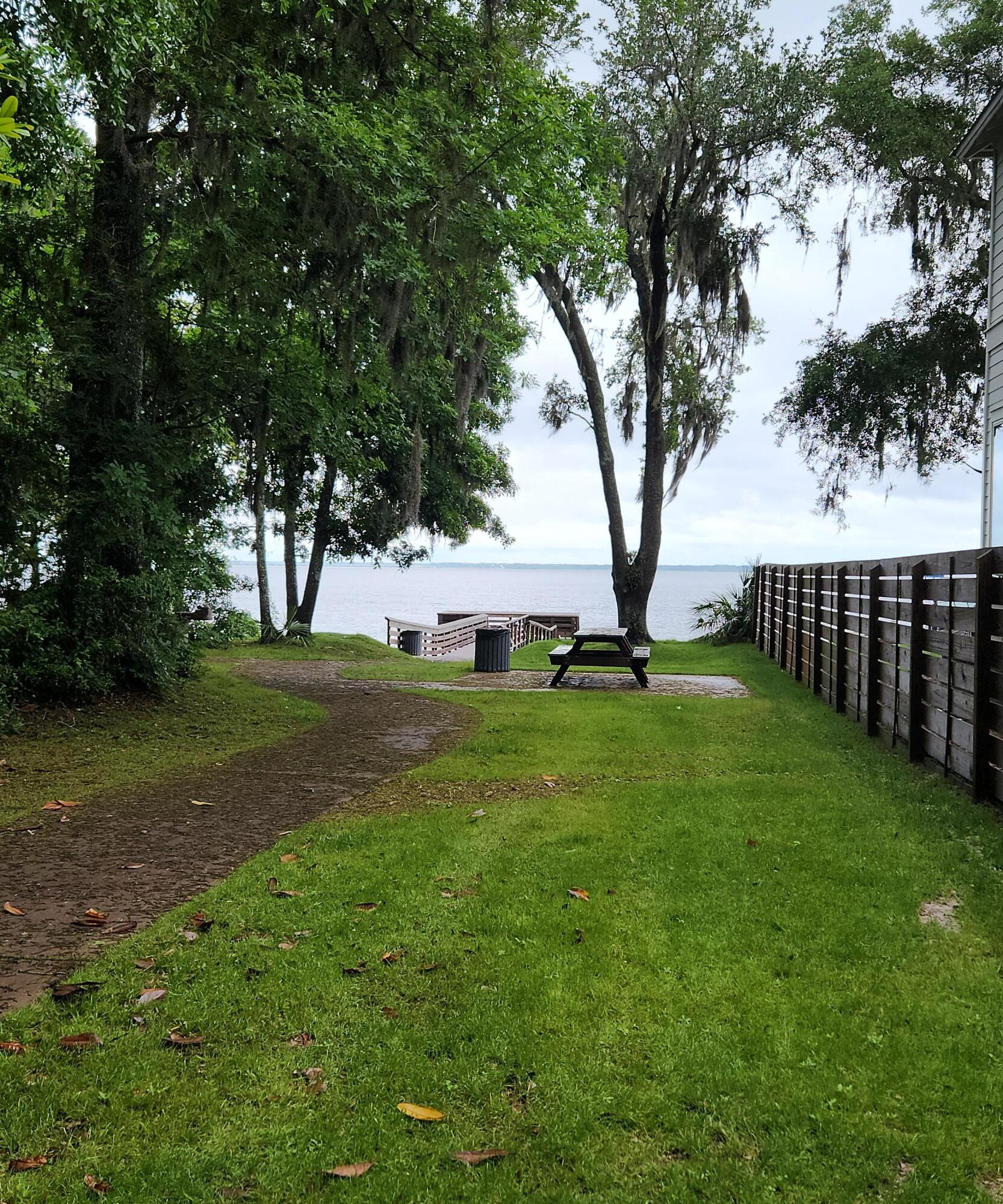 MAGNOLIA BEACH - Residential