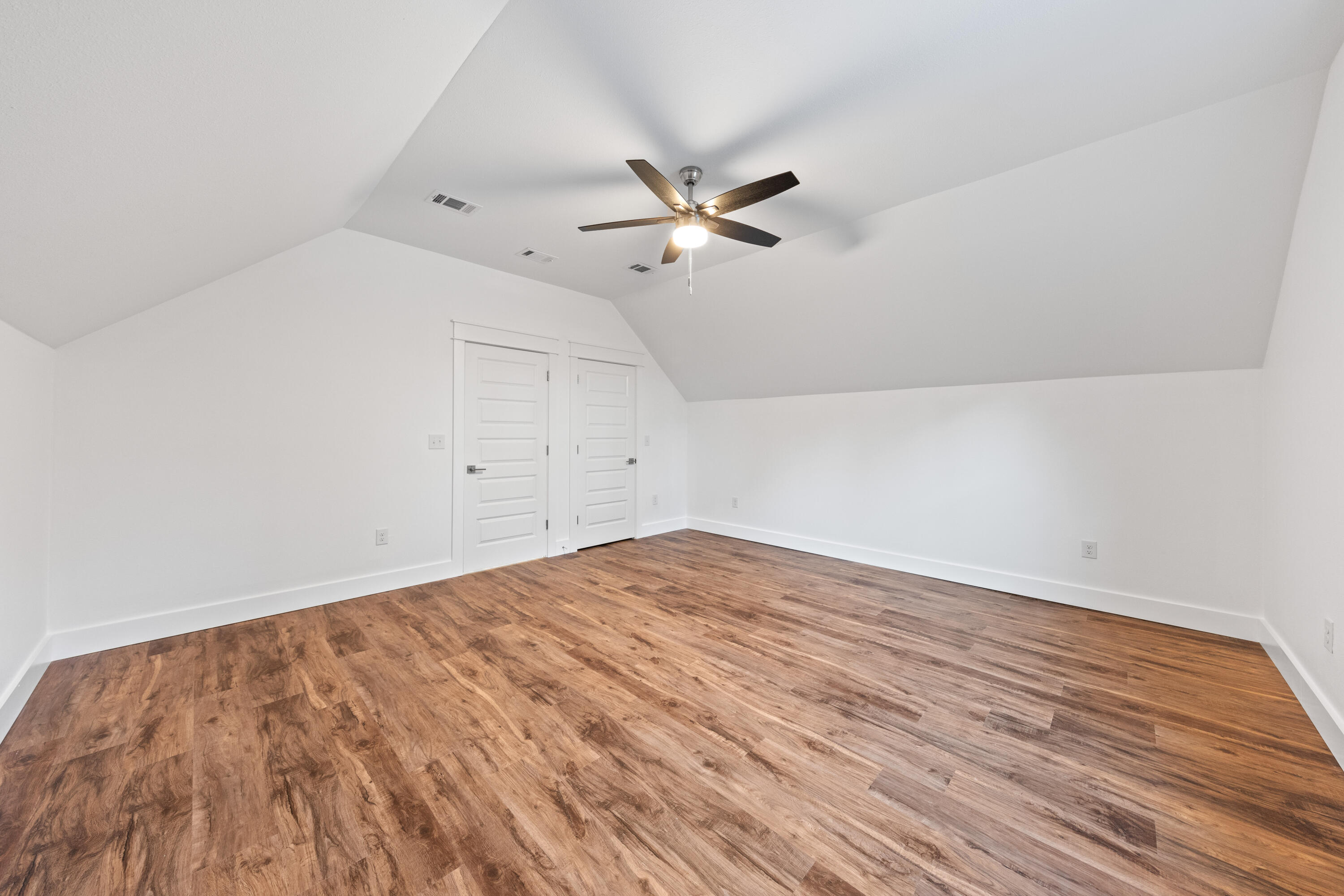 MAGNOLIA BEACH - Residential