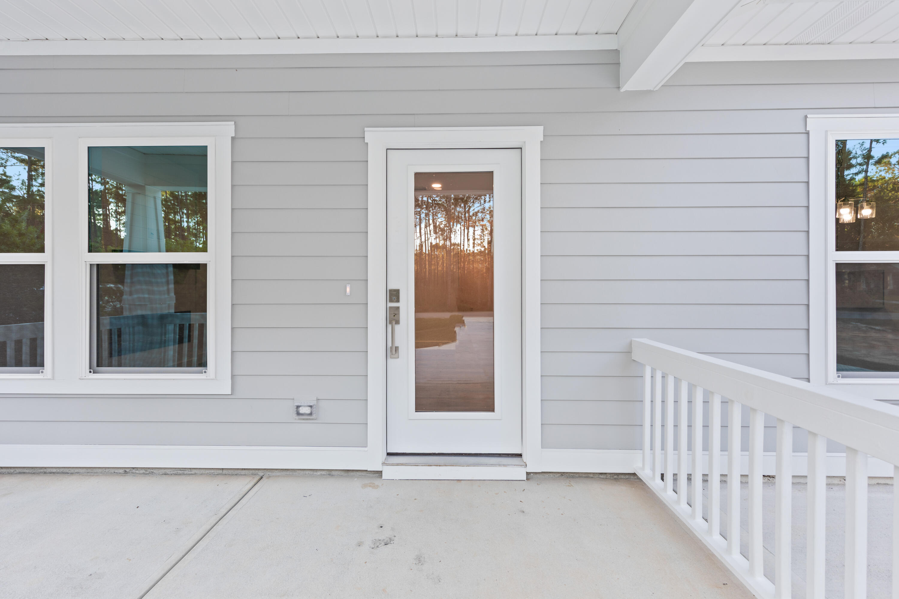 MAGNOLIA BEACH - Residential