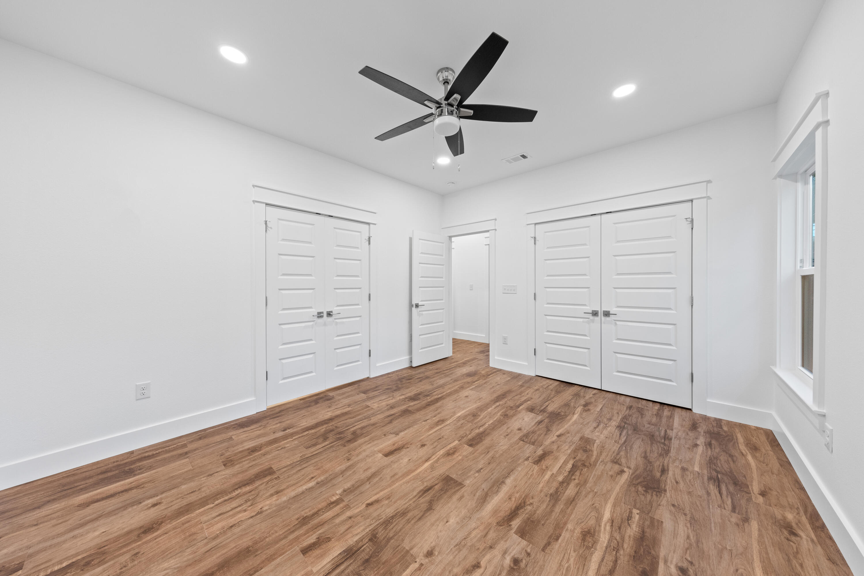 MAGNOLIA BEACH - Residential