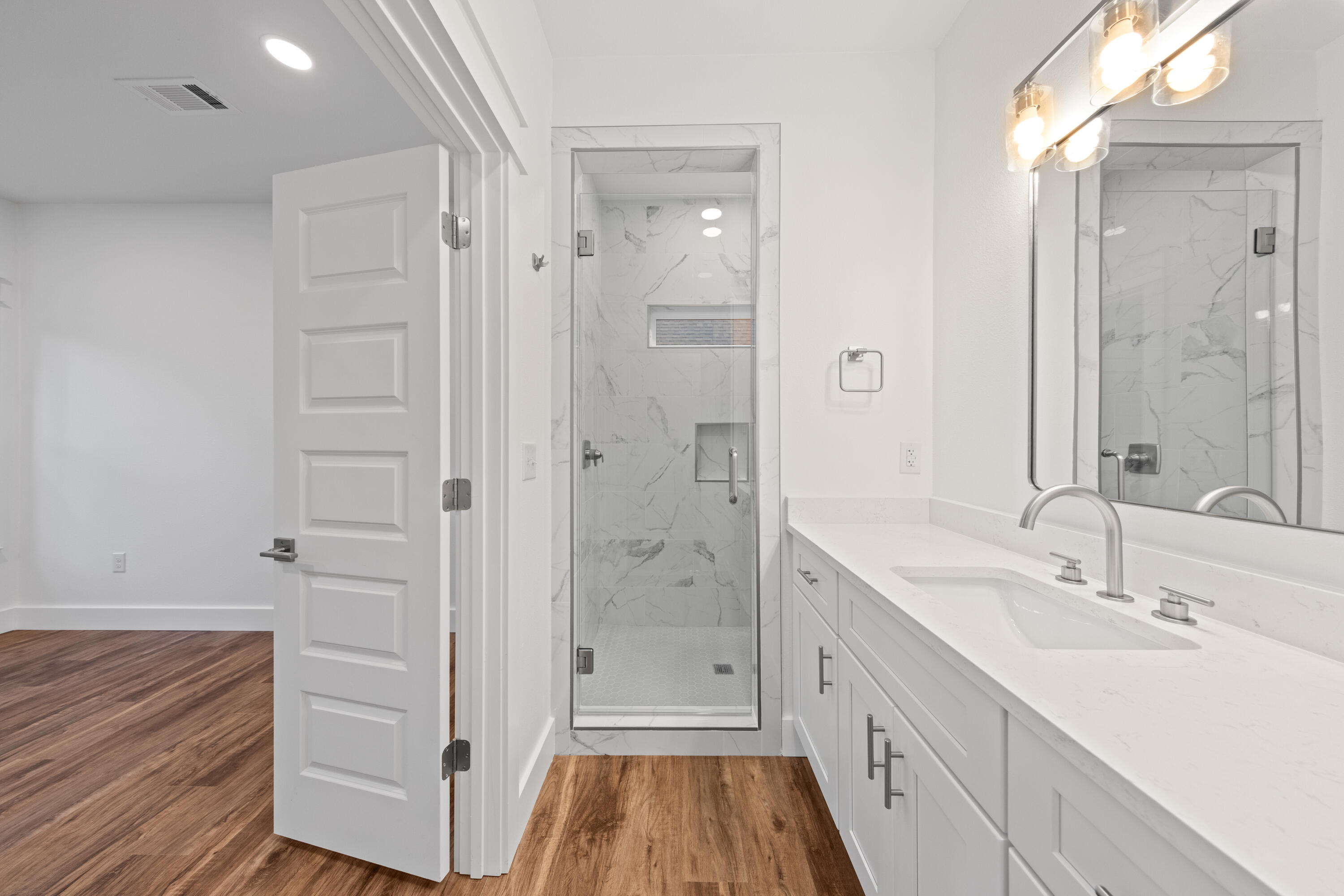 MAGNOLIA BEACH - Residential