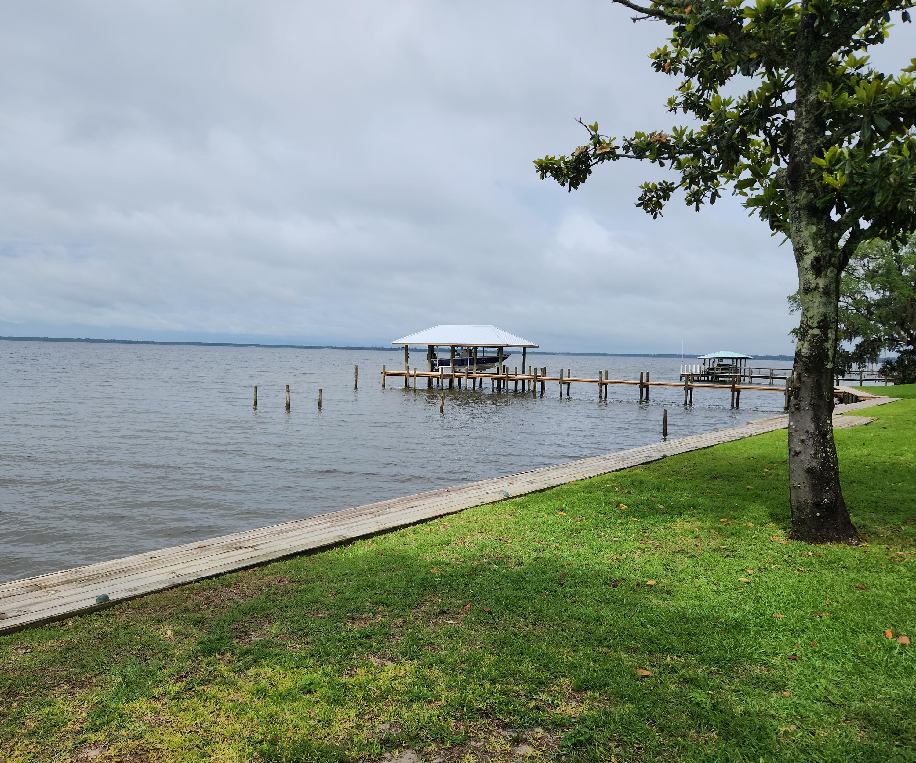 MAGNOLIA BEACH - Residential