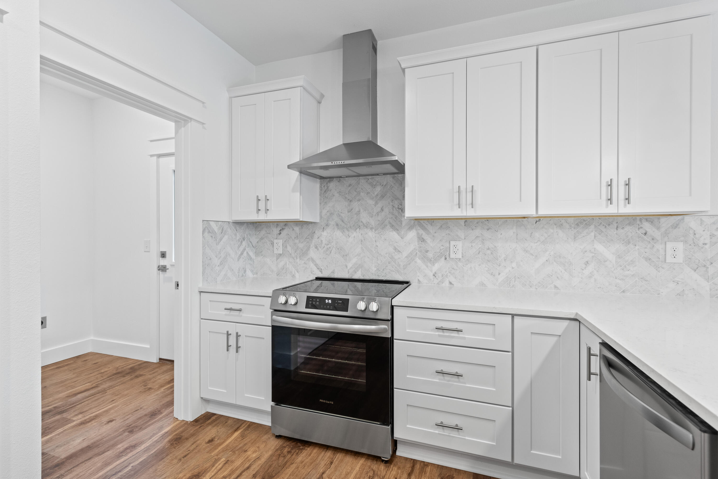 MAGNOLIA BEACH - Residential