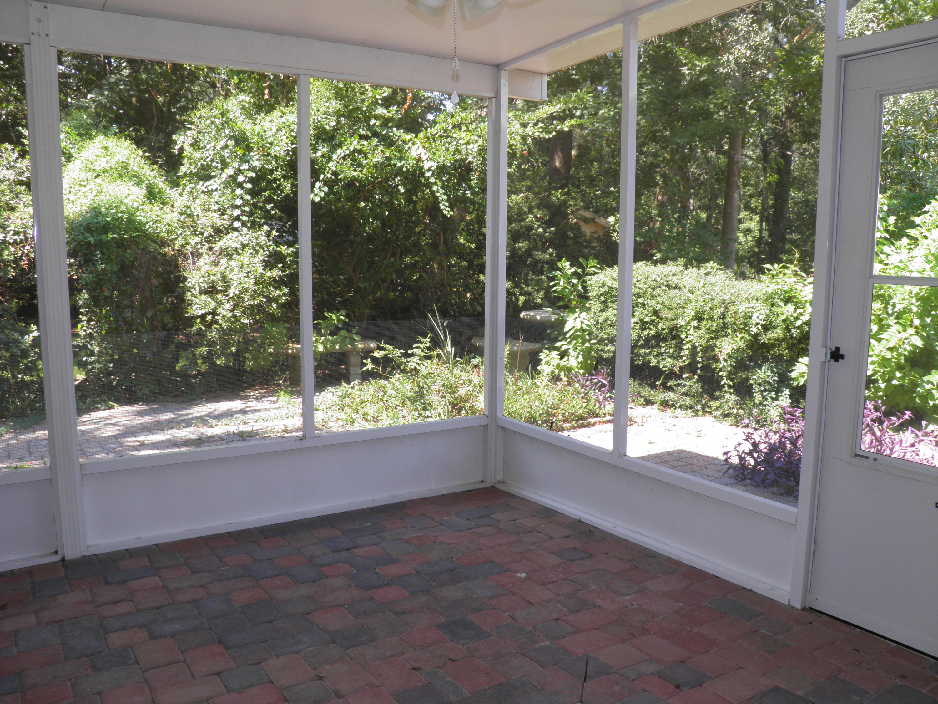 COLONY ESTATES - Residential Lease