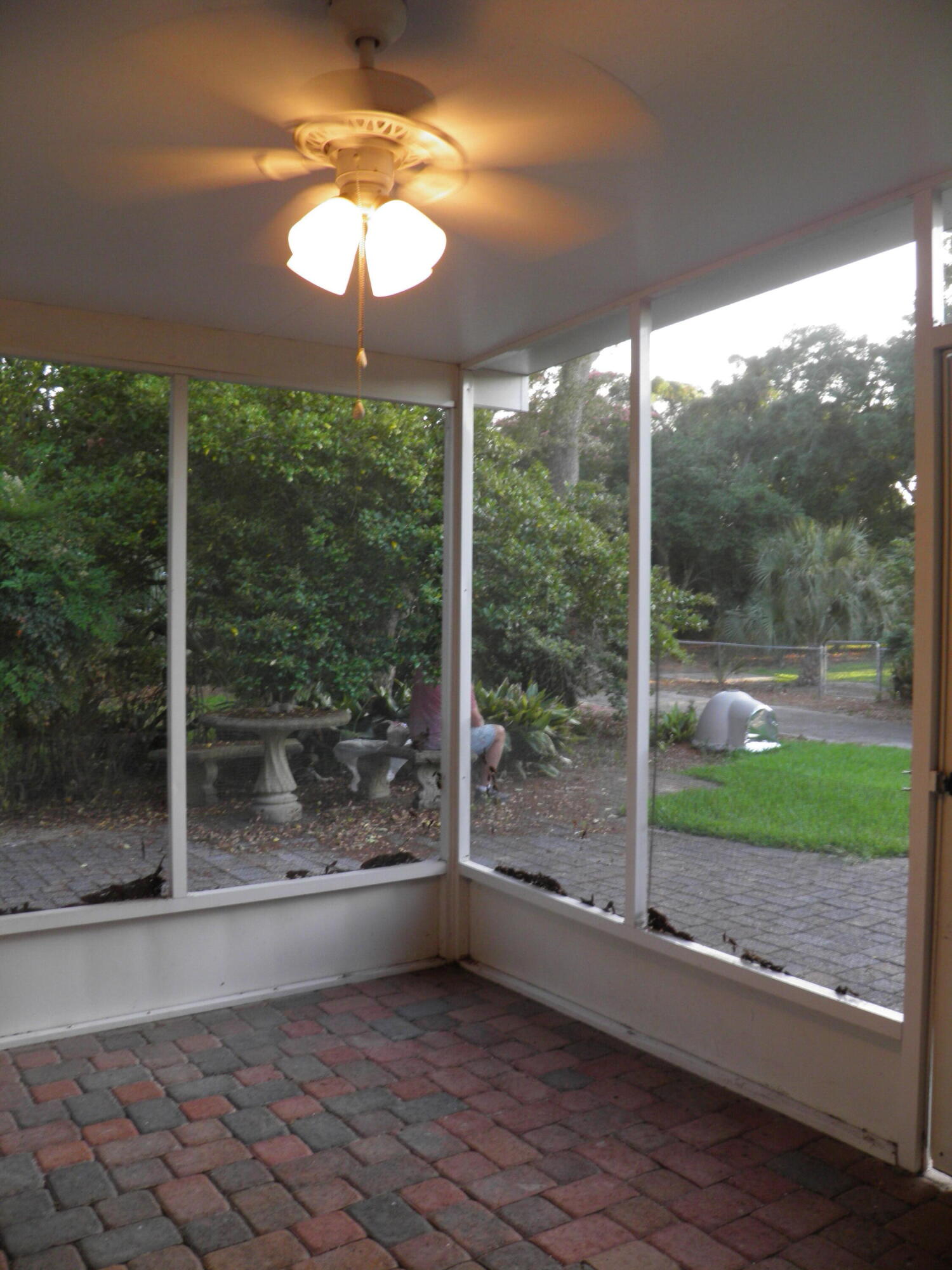 COLONY ESTATES - Residential Lease