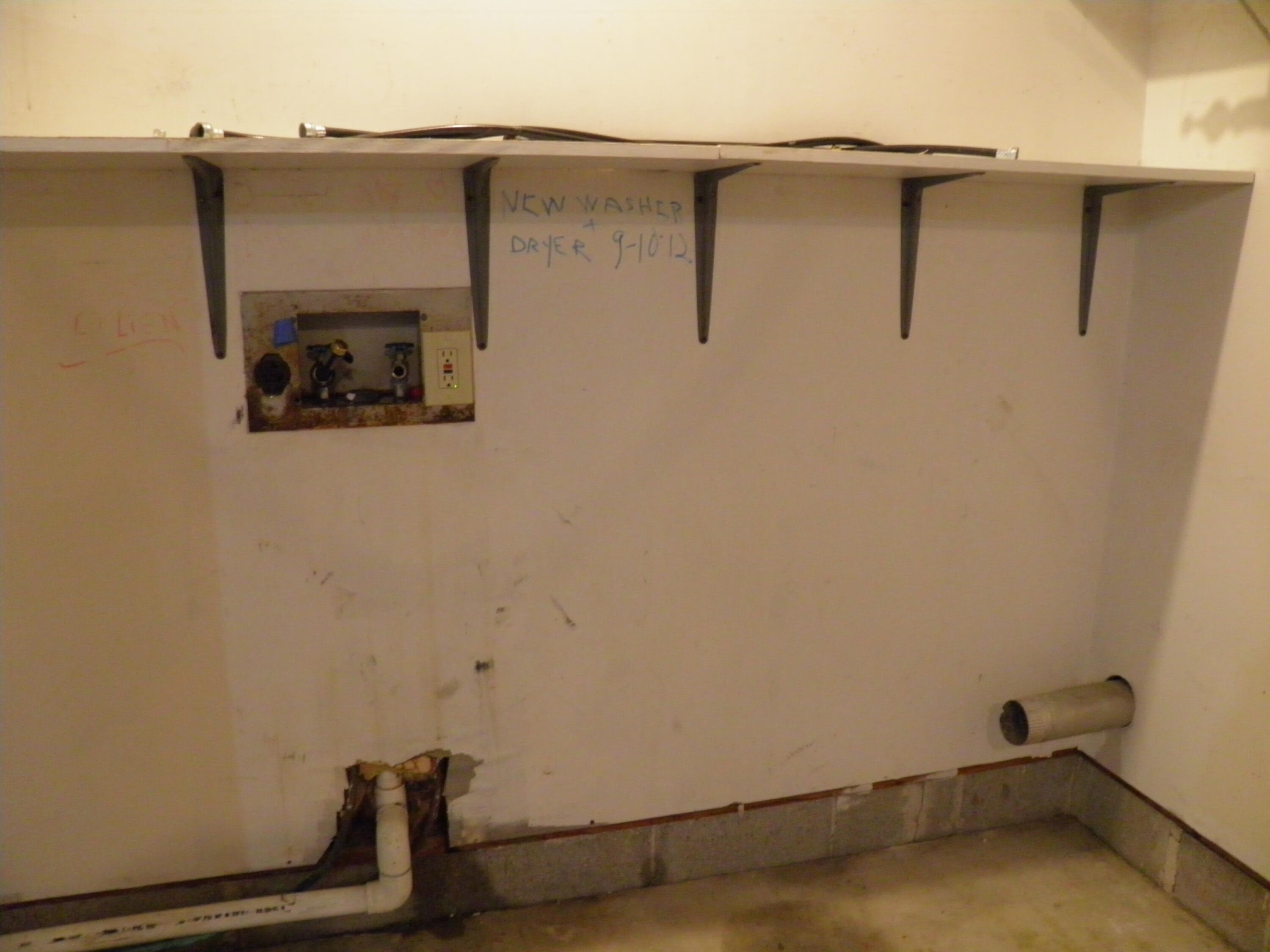 COLONY ESTATES - Residential Lease