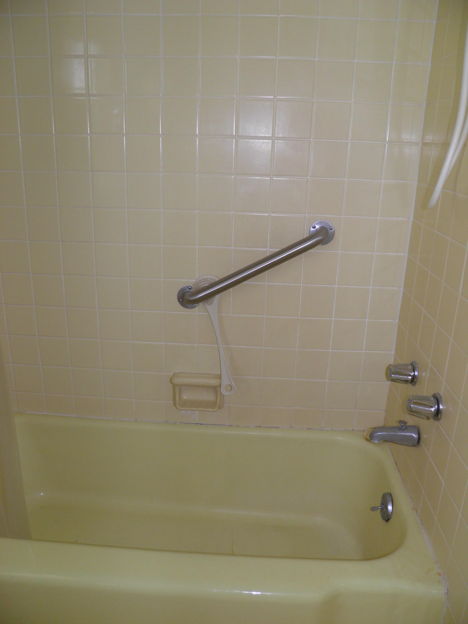 COLONY ESTATES - Residential Lease