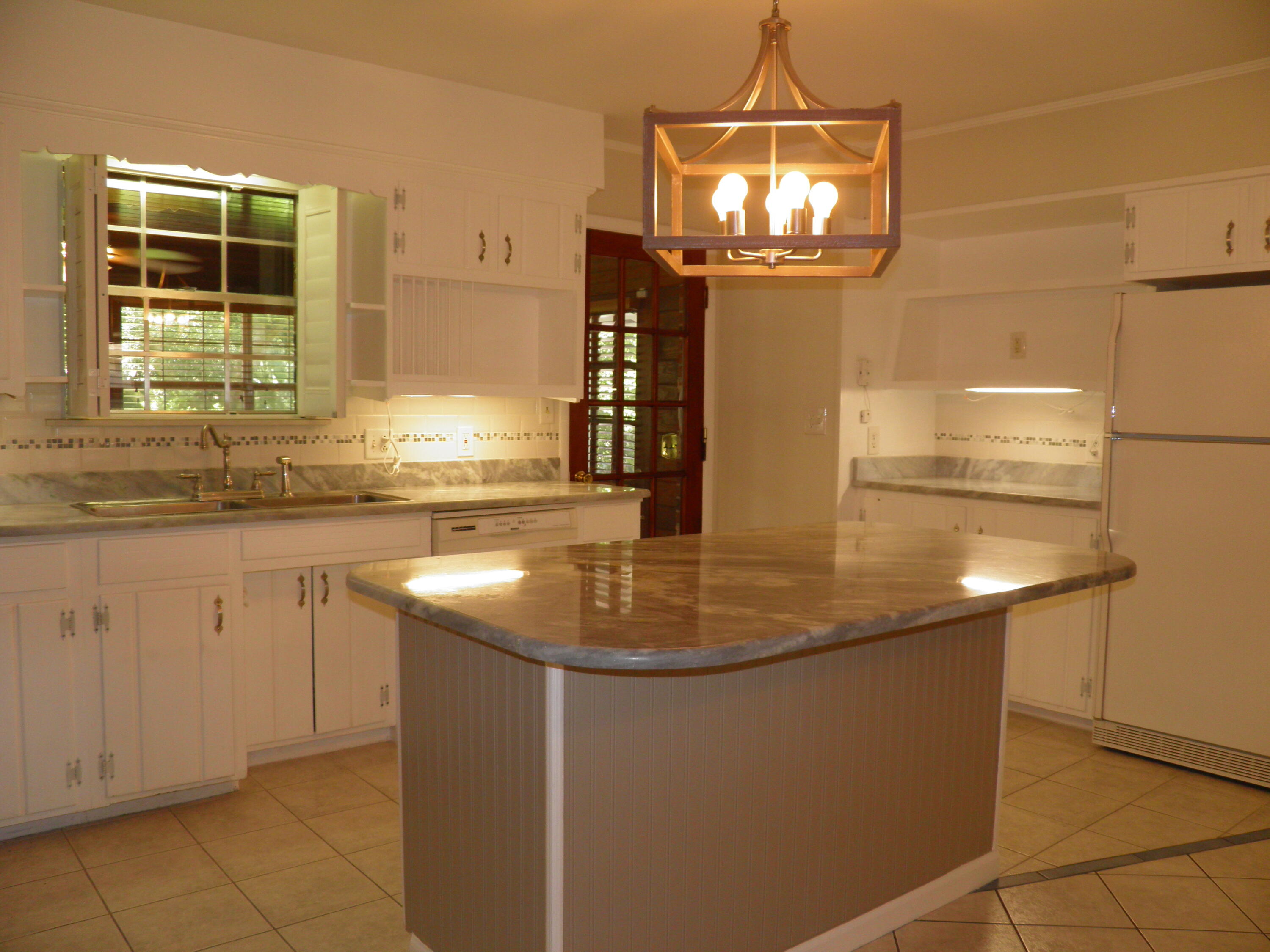 COLONY ESTATES - Residential Lease