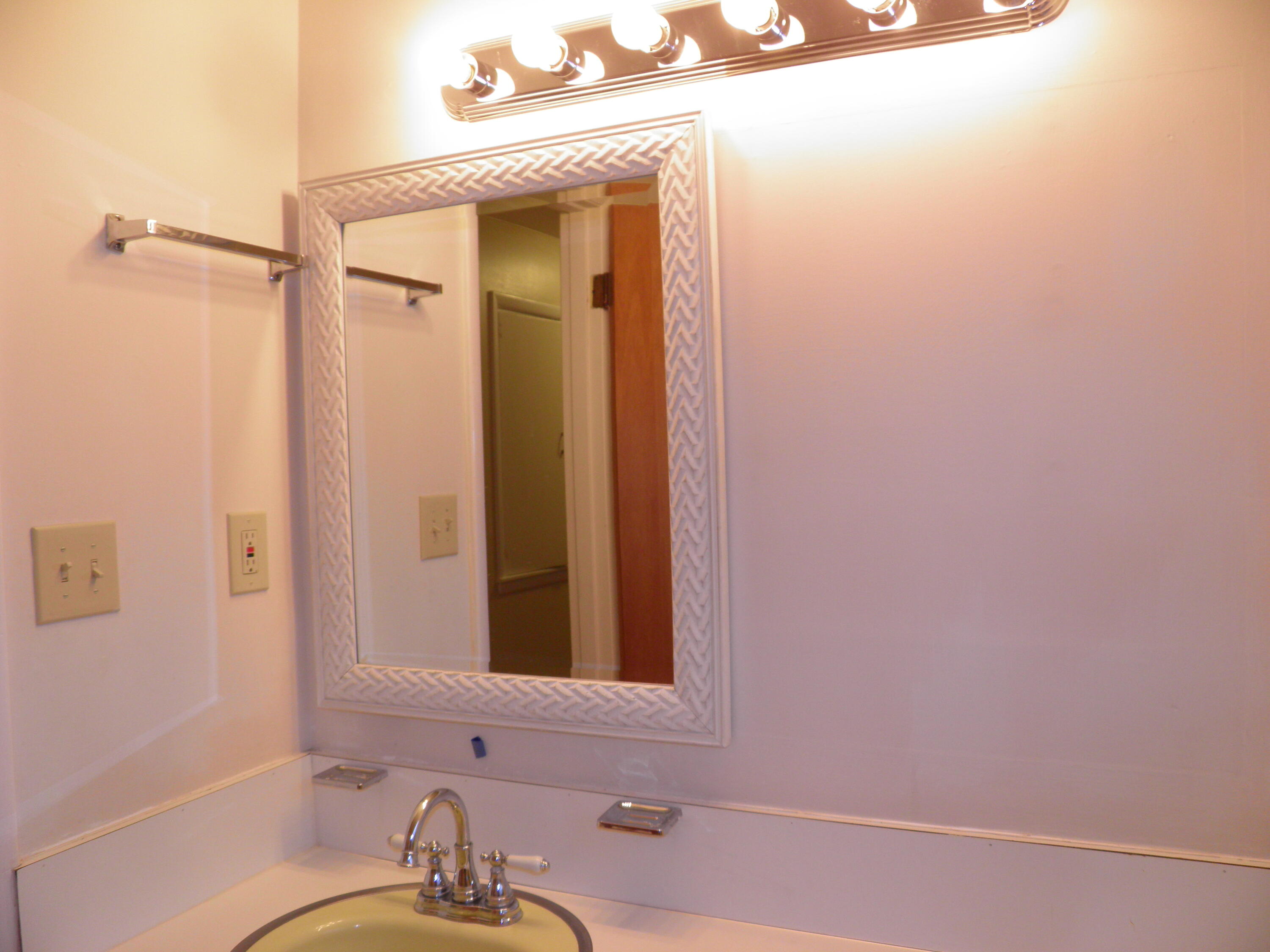 COLONY ESTATES - Residential Lease