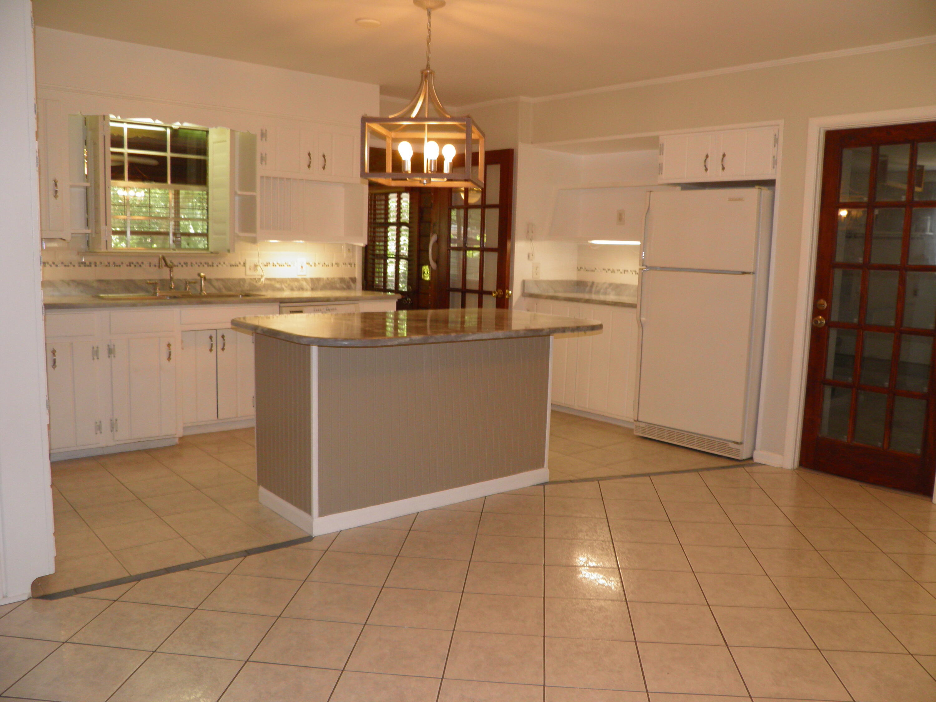 COLONY ESTATES - Residential Lease