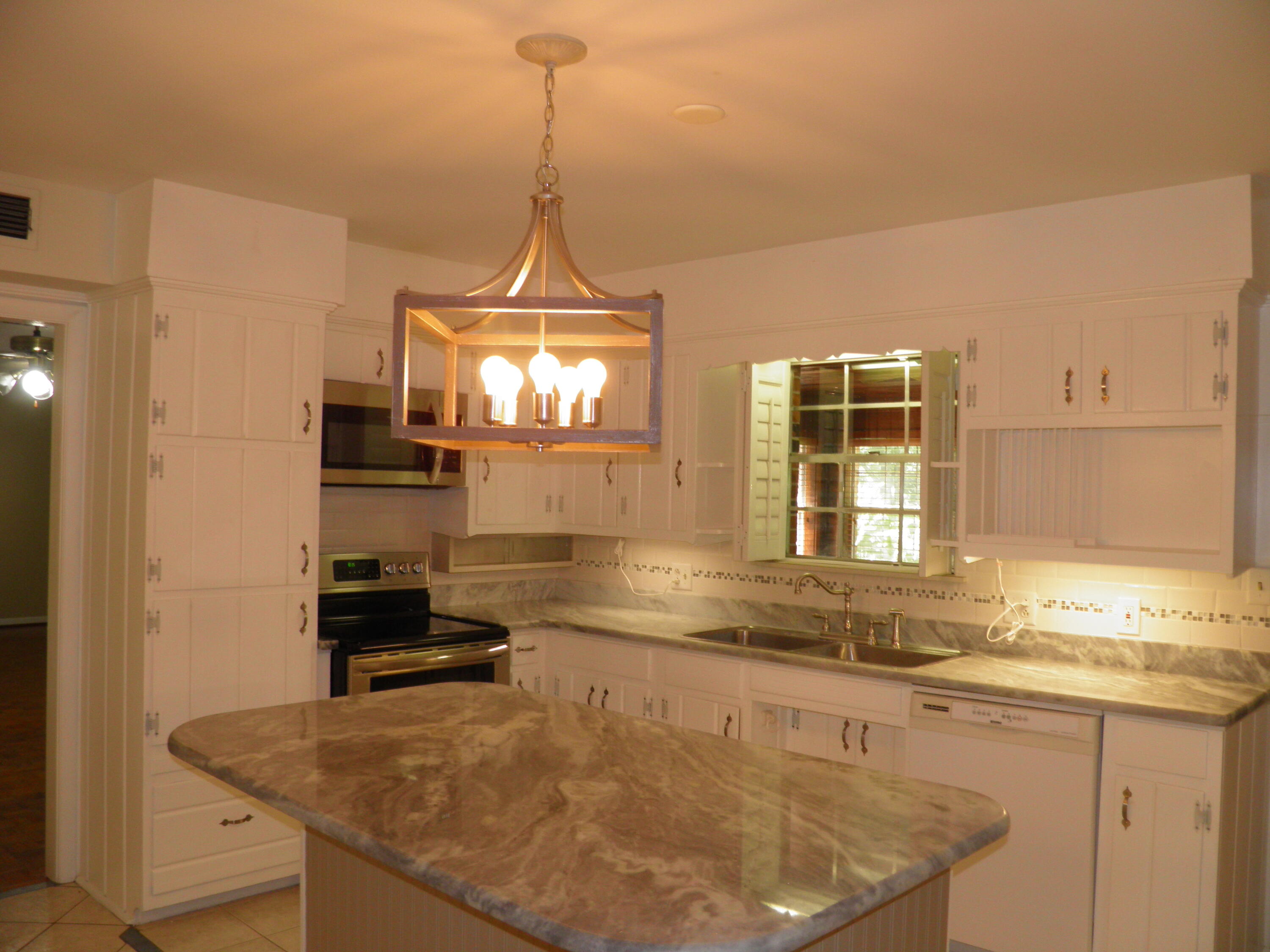 COLONY ESTATES - Residential Lease