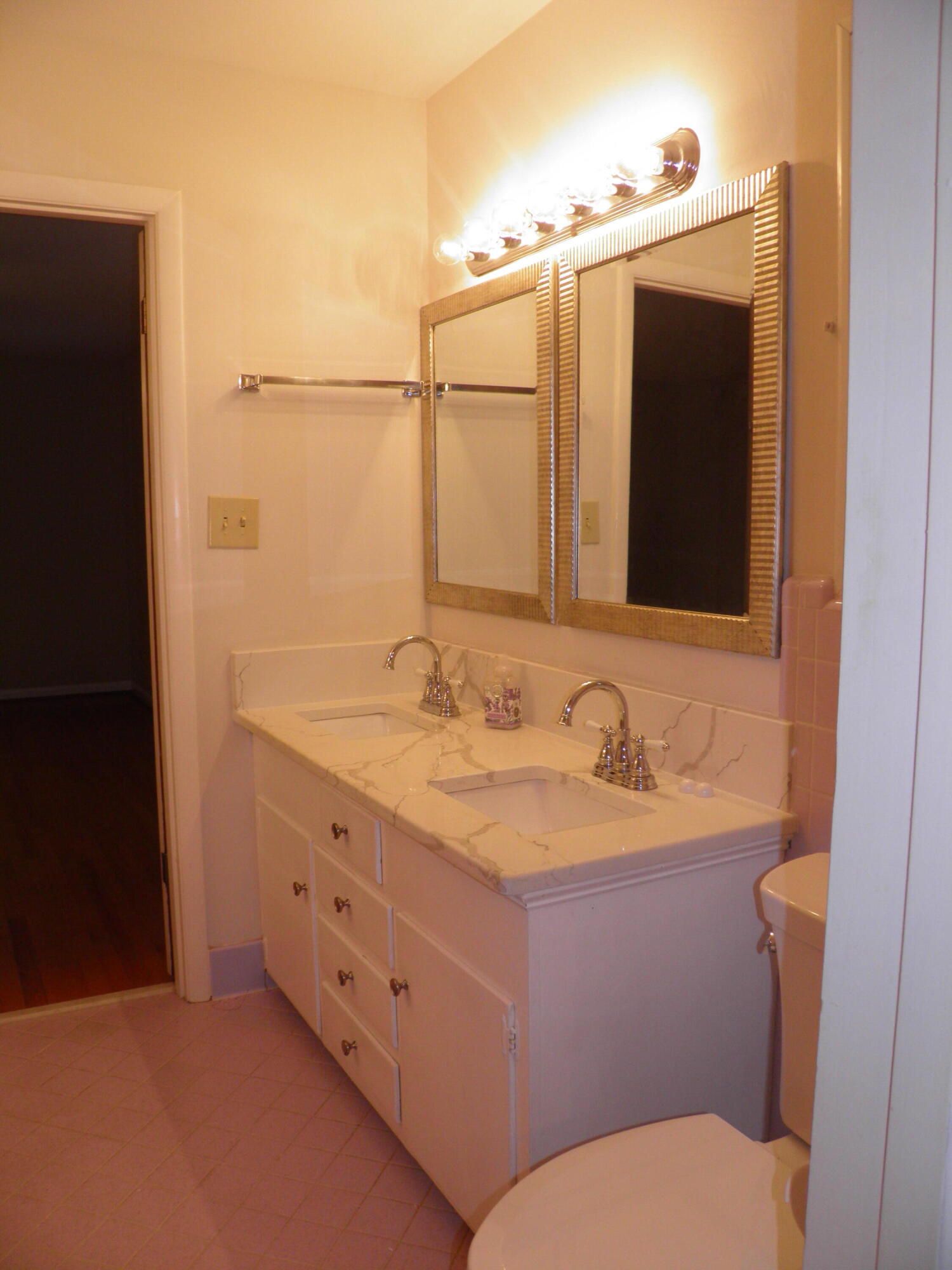 COLONY ESTATES - Residential Lease