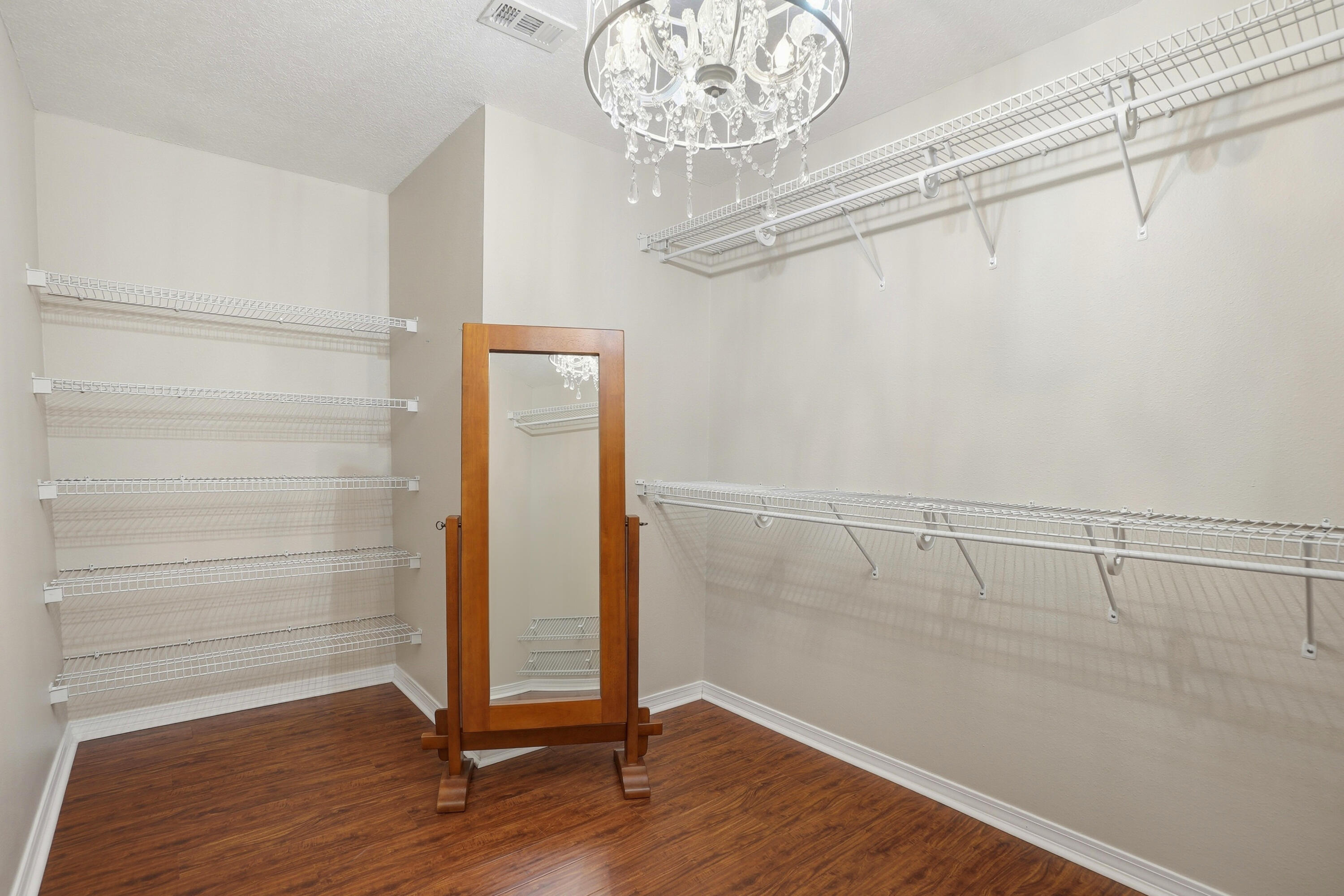 LEE FARM - Residential