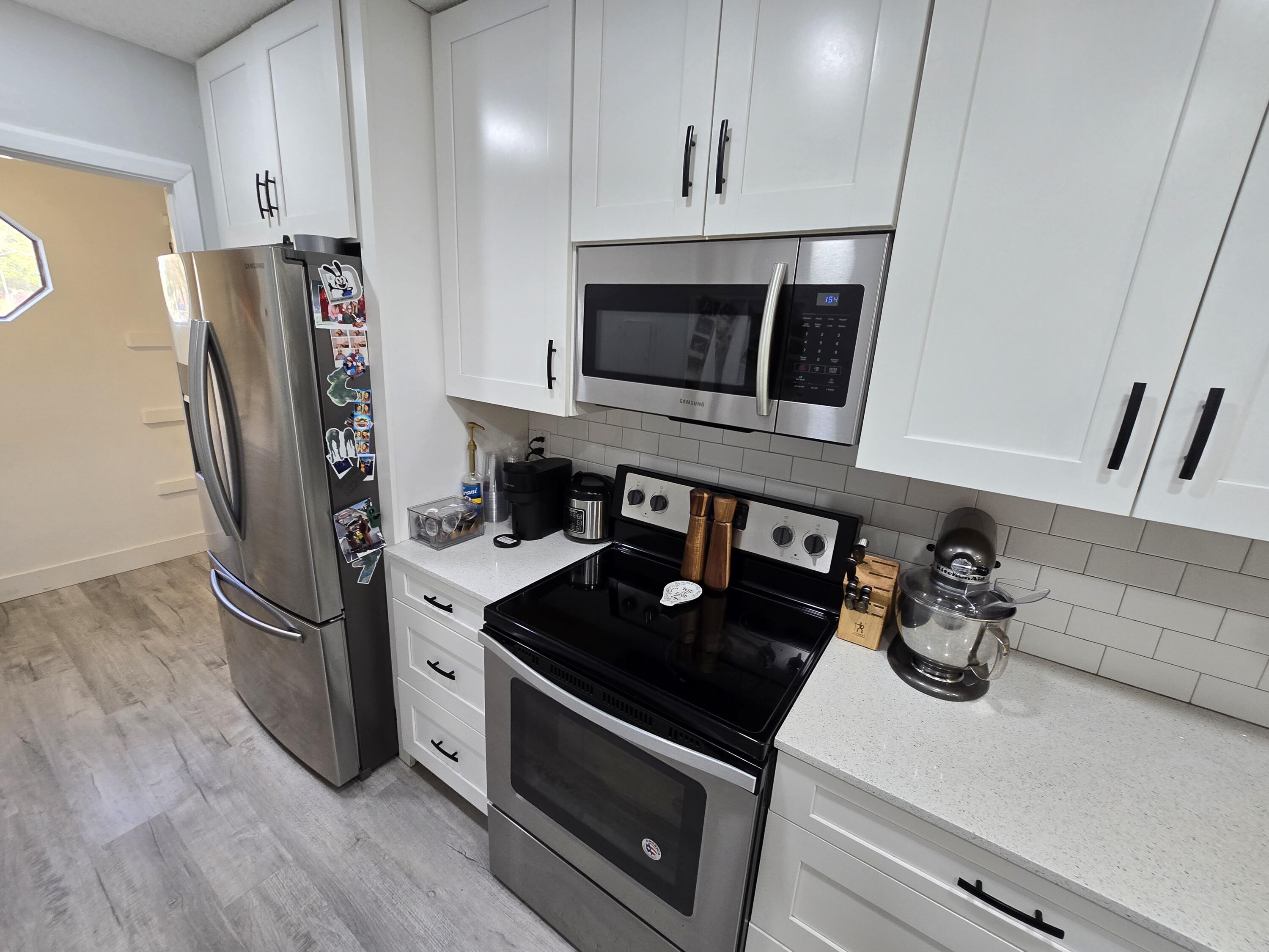 MONTAGE MANOR - Residential