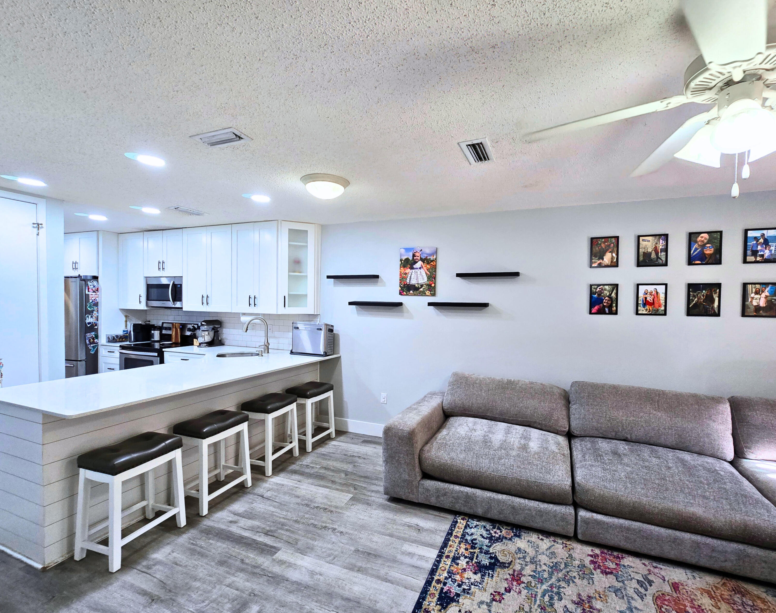 MONTAGE MANOR - Residential