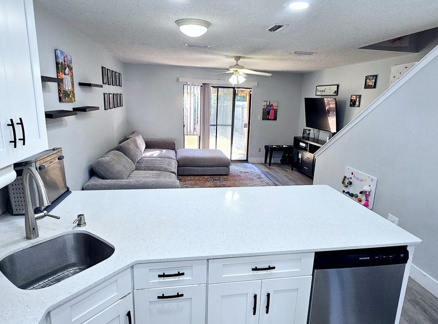Townhome with fully remodeled Kitchen with quartz countertops, hands free faucet,  stainless steel appliances, and breakfast bar strategically located in a quiet neighborhood with No HOA!!!
This 2 bedroom, 1.5 bath townhome offers 1,175 sq ft of comfortable living and strong potential as either a primary residence or rental property. Enjoy the flexibility of no HOA and a functional layout that suits a variety of lifestyles.
Located just minutes from Eglin AFB, Hurlburt Field, Publix, schools, Downtown Fort Walton Beach, restaurants, shopping, entertainment, Hwy 98, and the white-sand beaches of the Emerald Coast.
Buyer to verify all information deemed necessary.