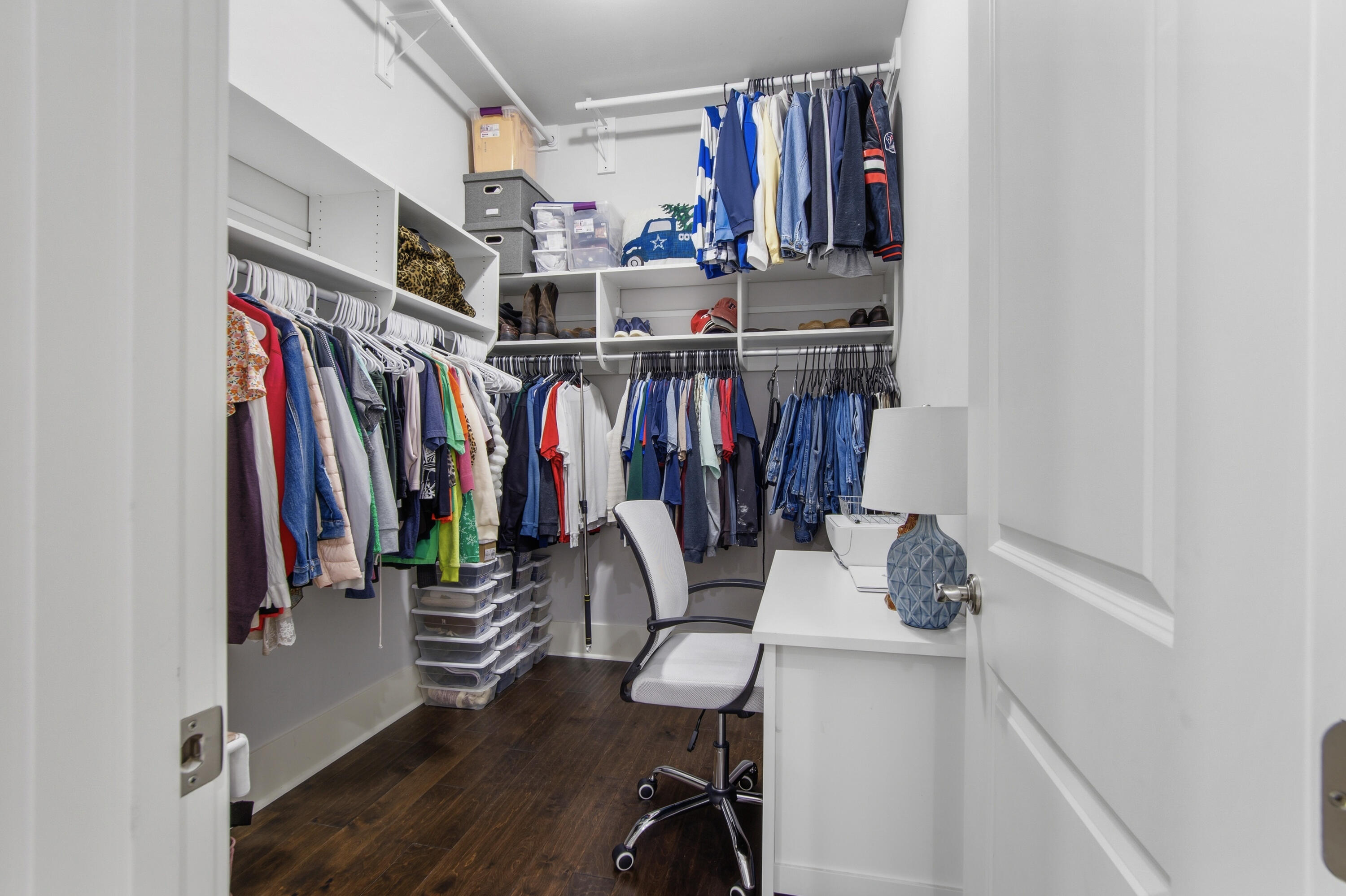 PARADISE COVE - Residential