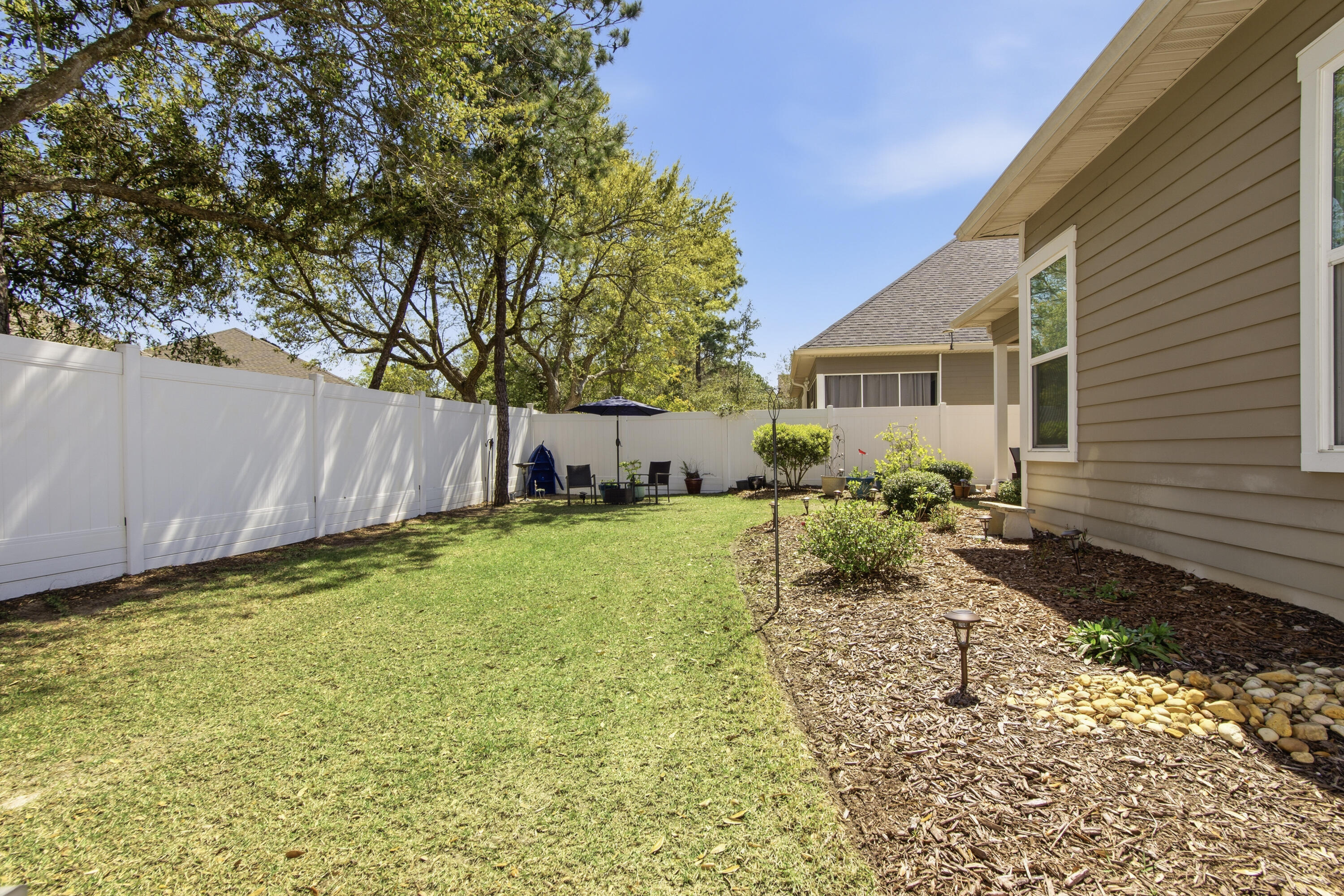 PARADISE COVE - Residential