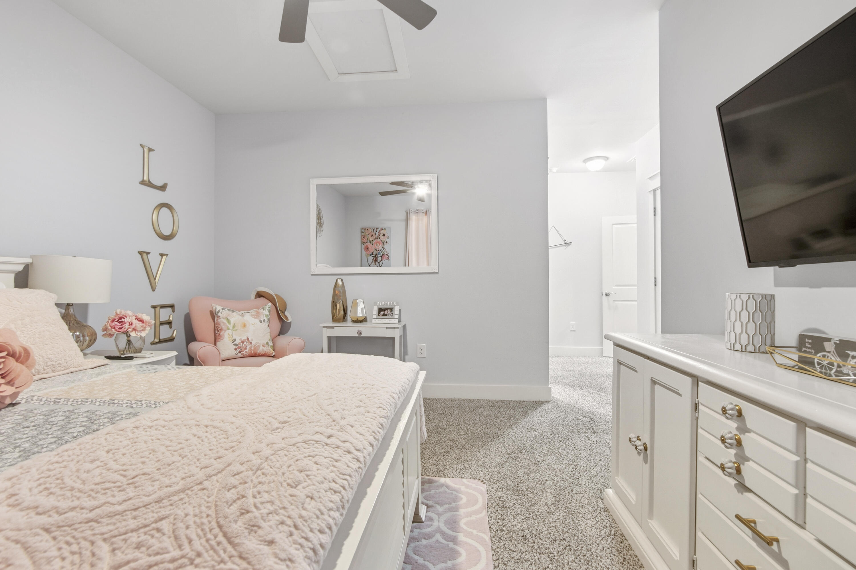 PARADISE COVE - Residential