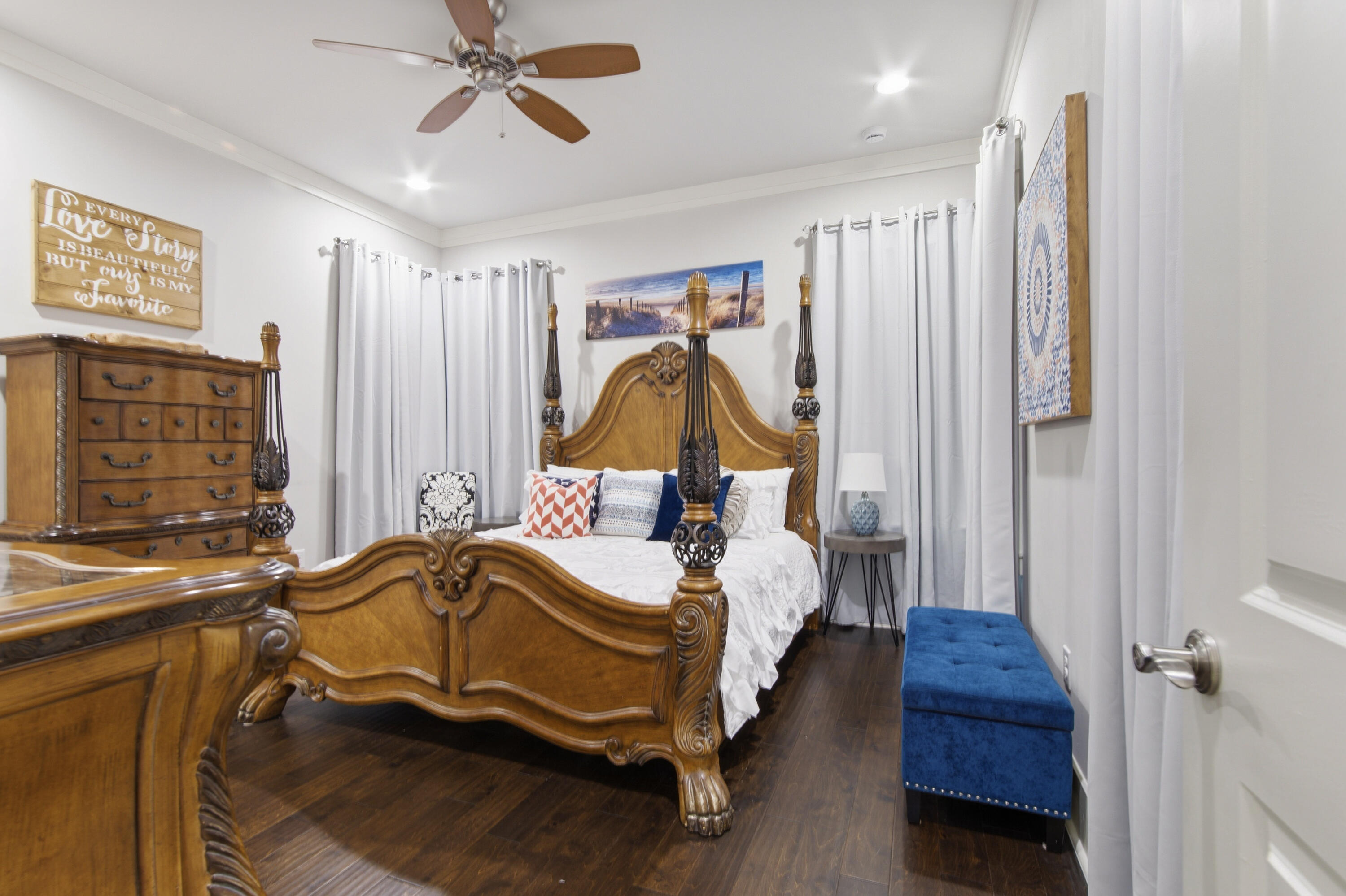 PARADISE COVE - Residential