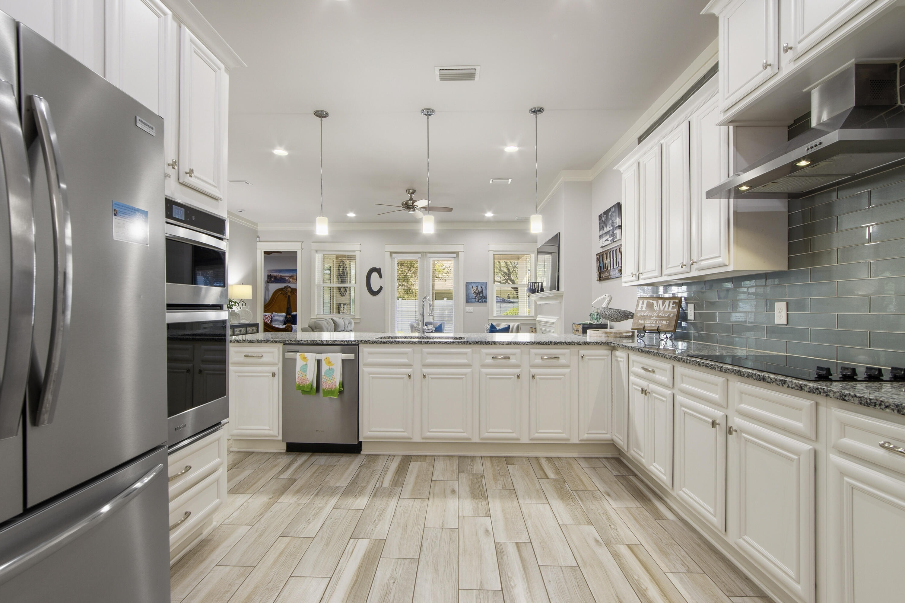 PARADISE COVE - Residential