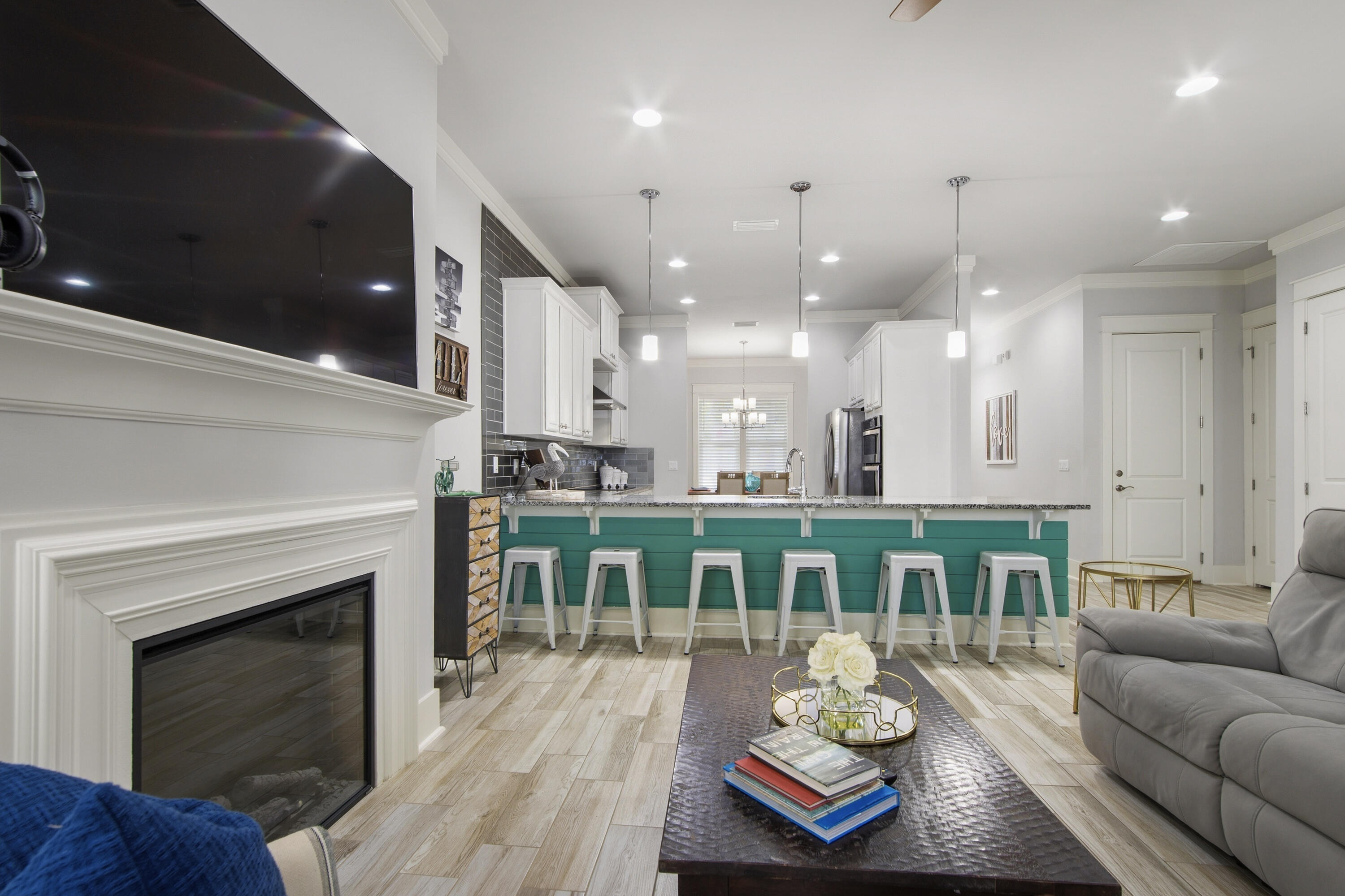 PARADISE COVE - Residential