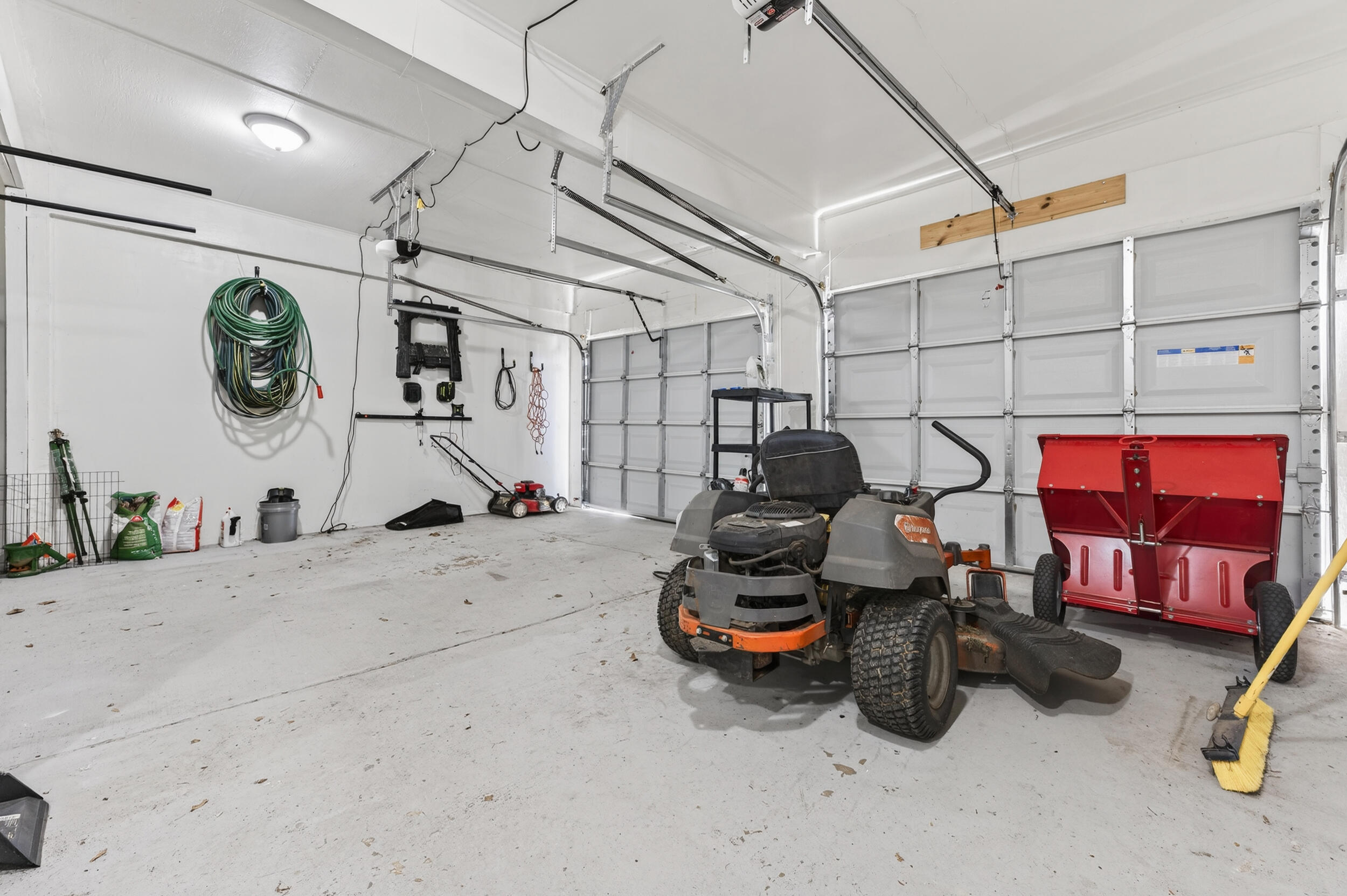 TEN LAKE ESTATES UNIT 1 - Residential